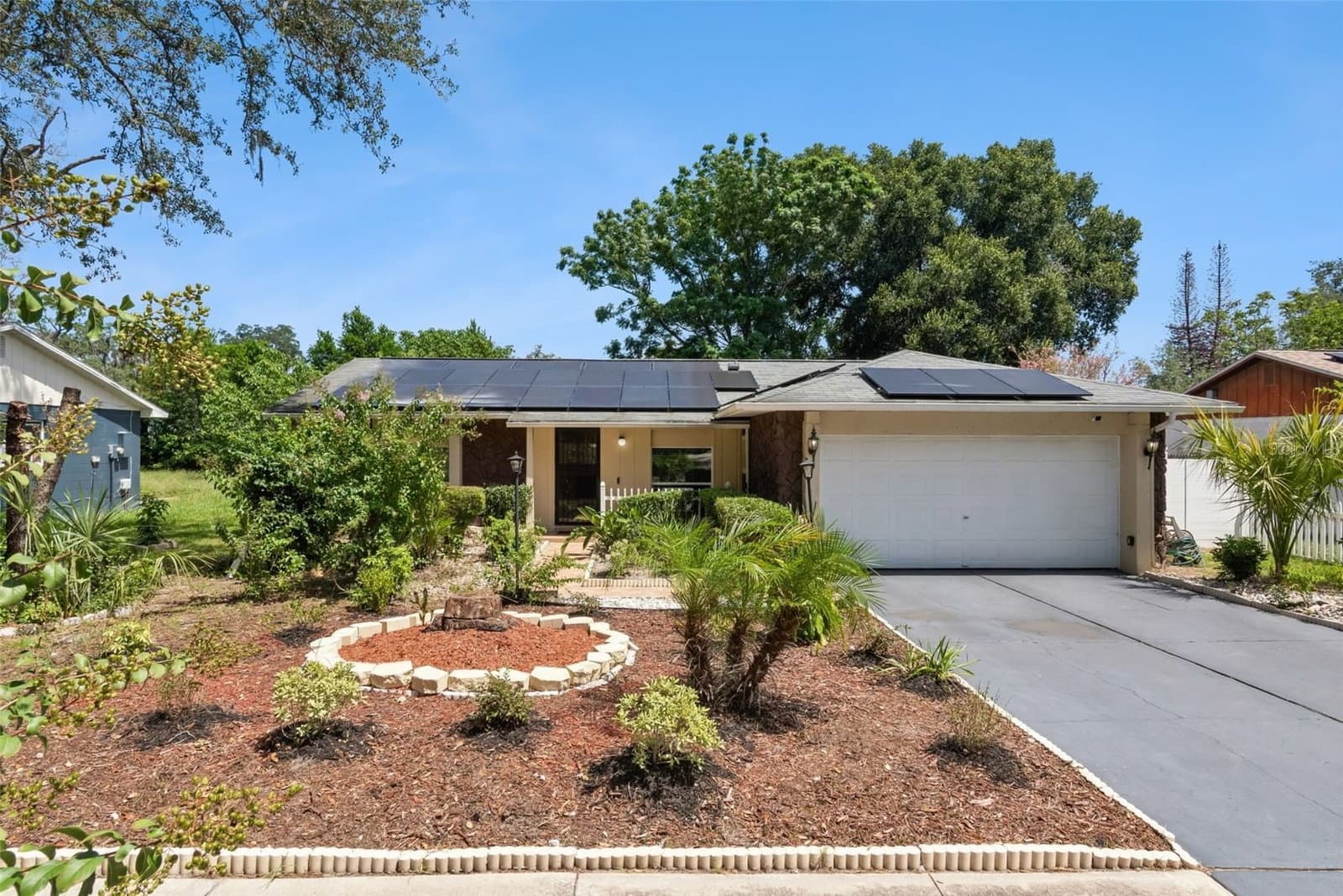 5851 HUTTON