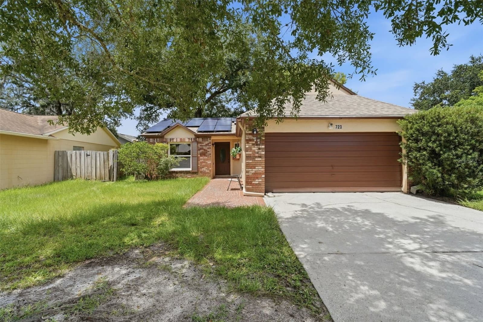 723 OAK MANOR
