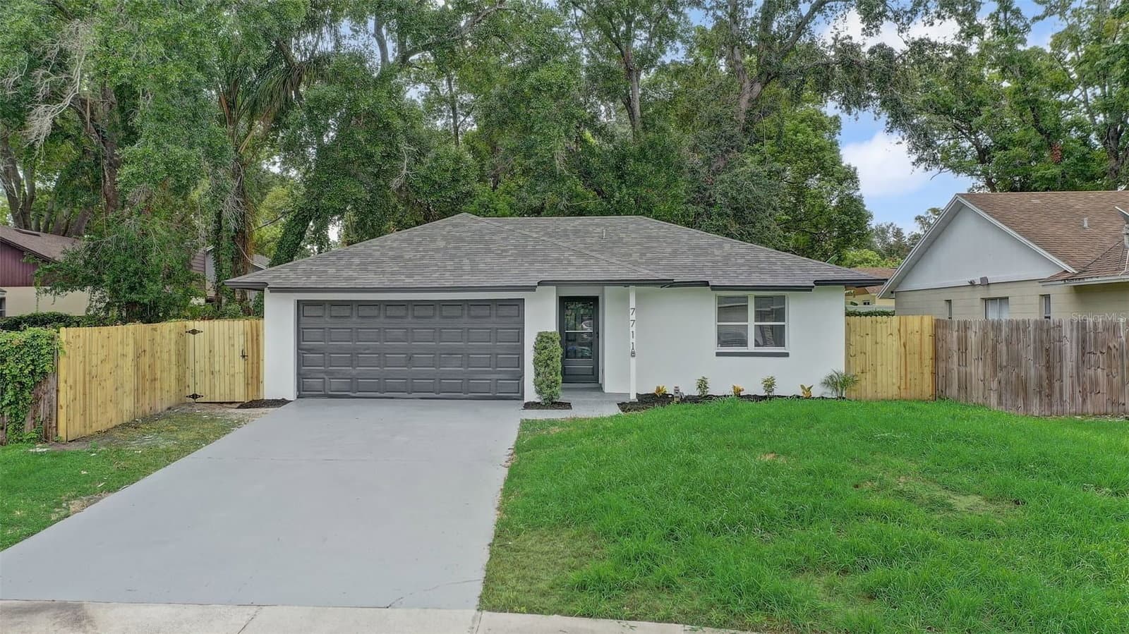 7711 LAKESIDE WOODS