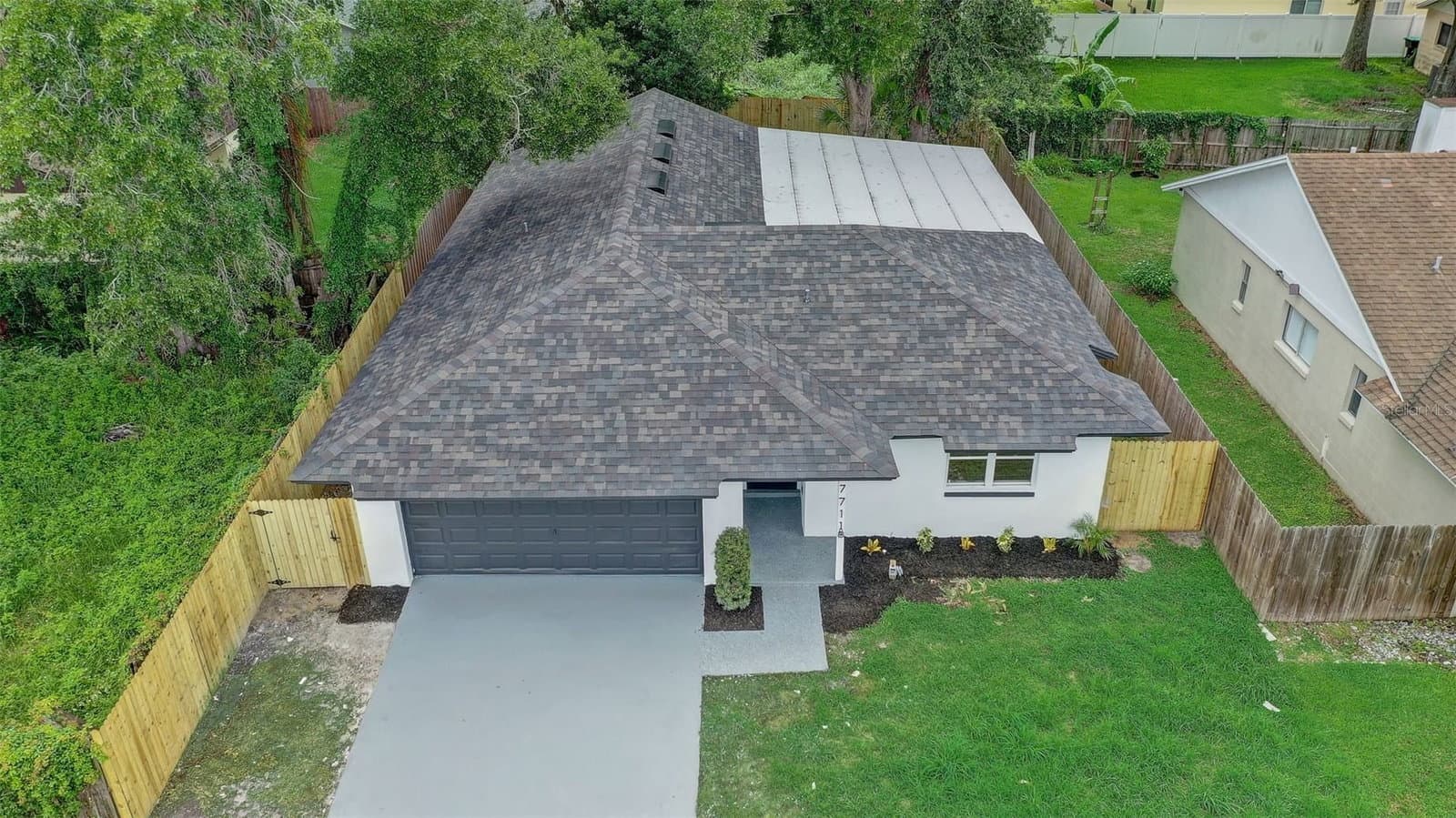 7711 LAKESIDE WOODS