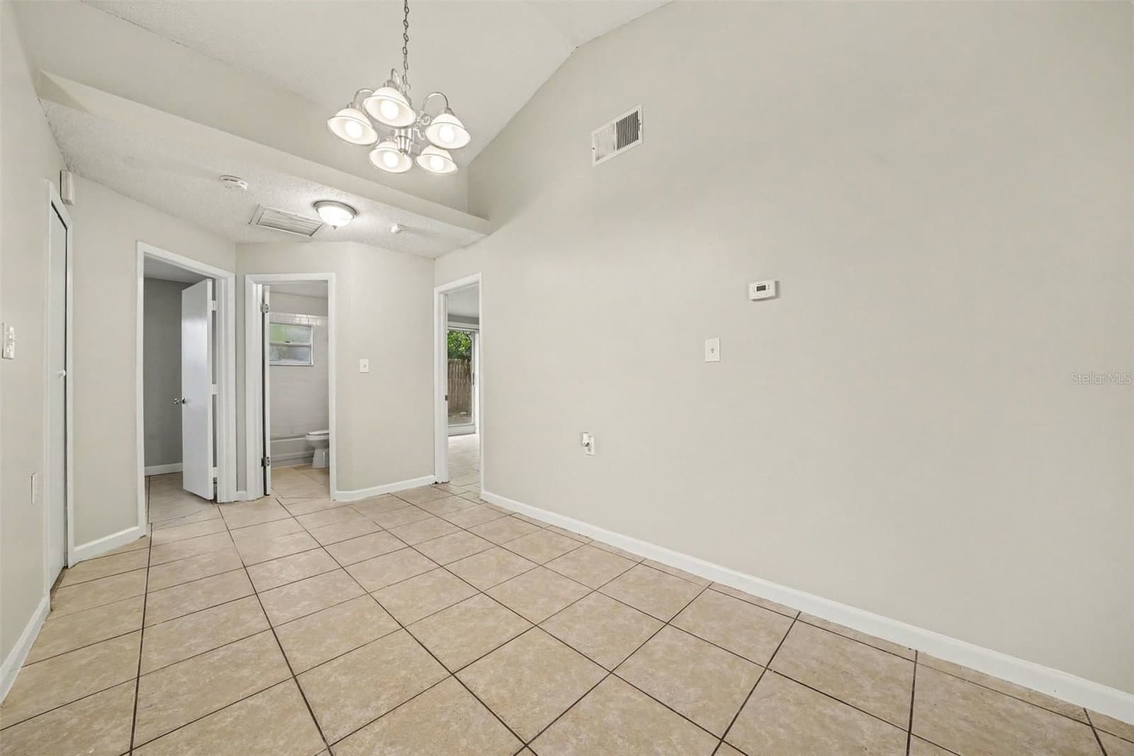 1034 CLOVERCREST