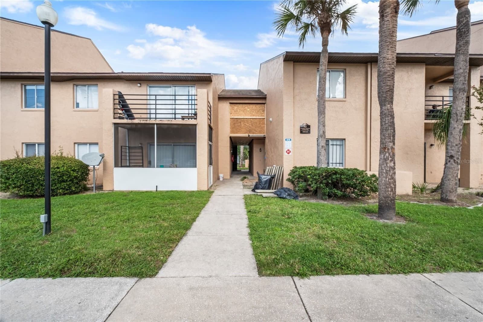 5219 VIA HACIENDA