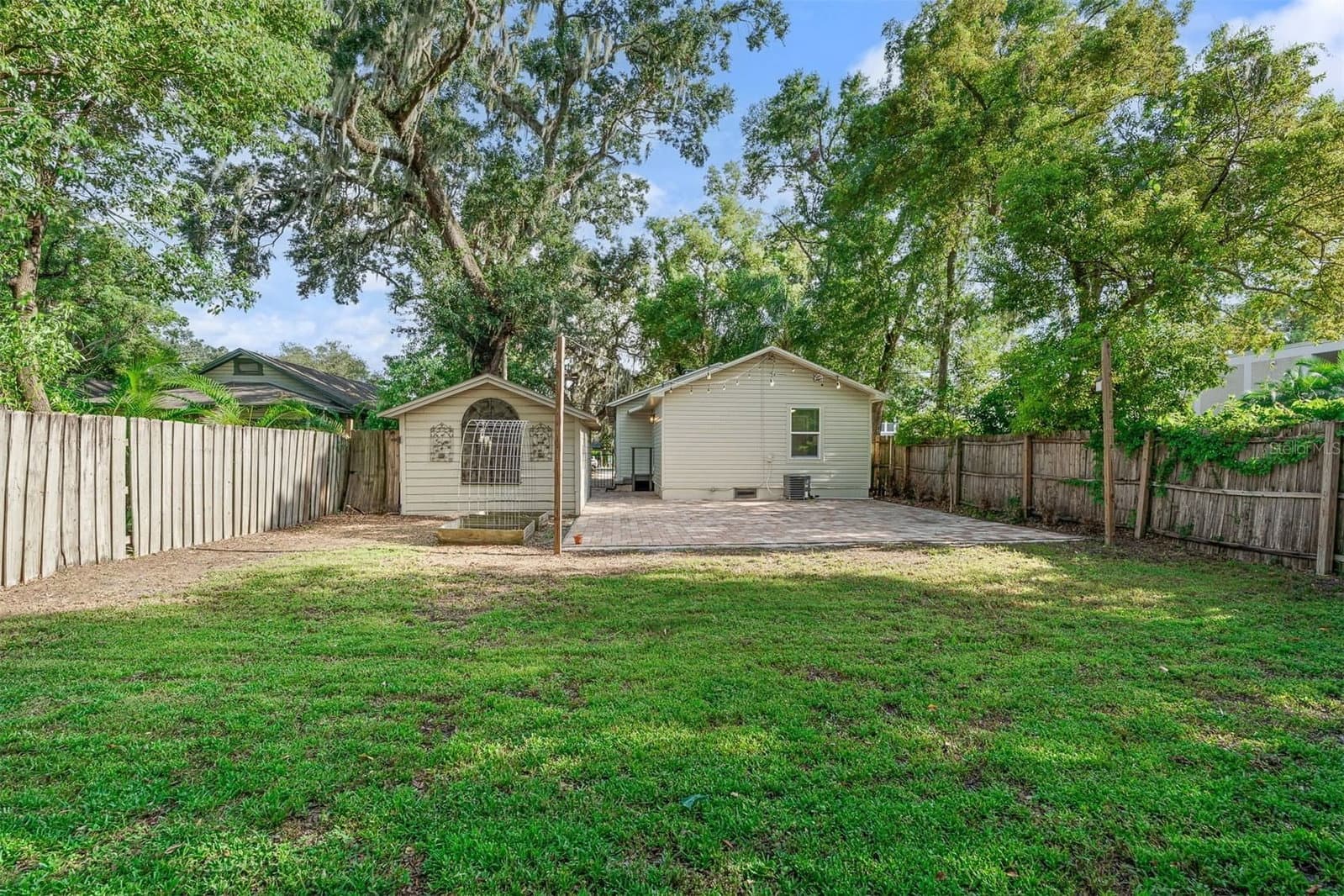 1615 E CONCORD