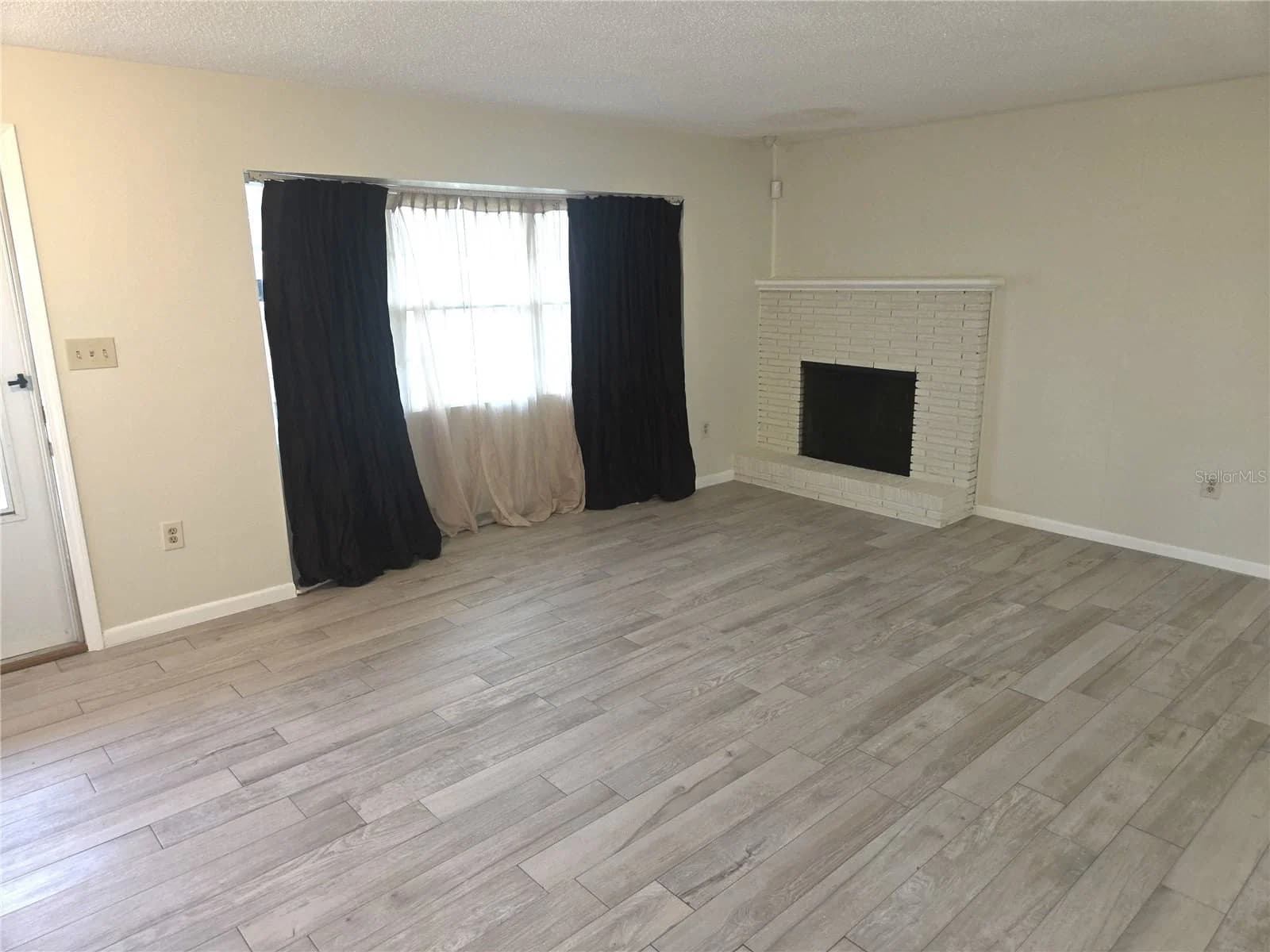 5903 RIVIERA Drive