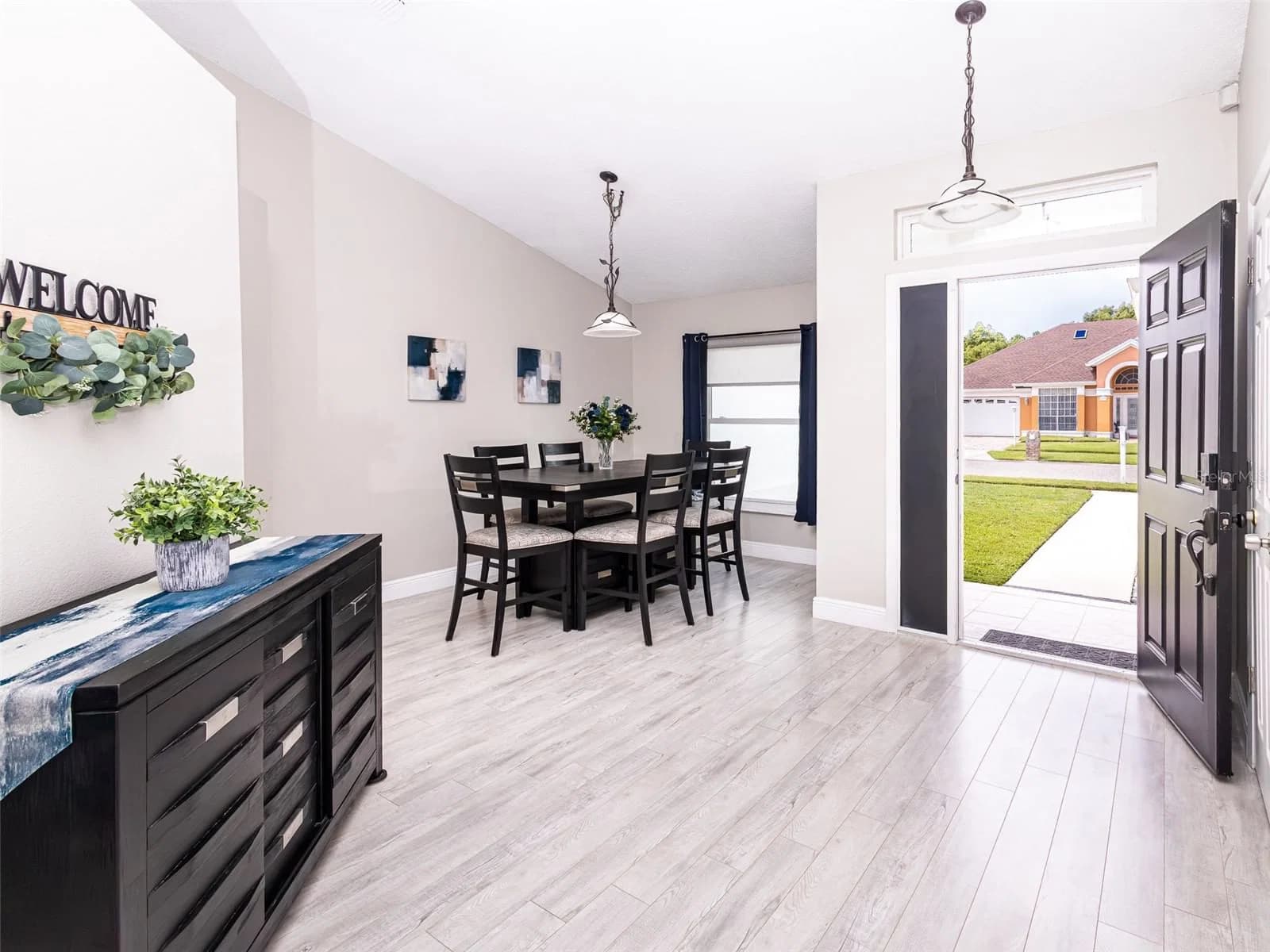 2540 ROLLING BROAK Drive