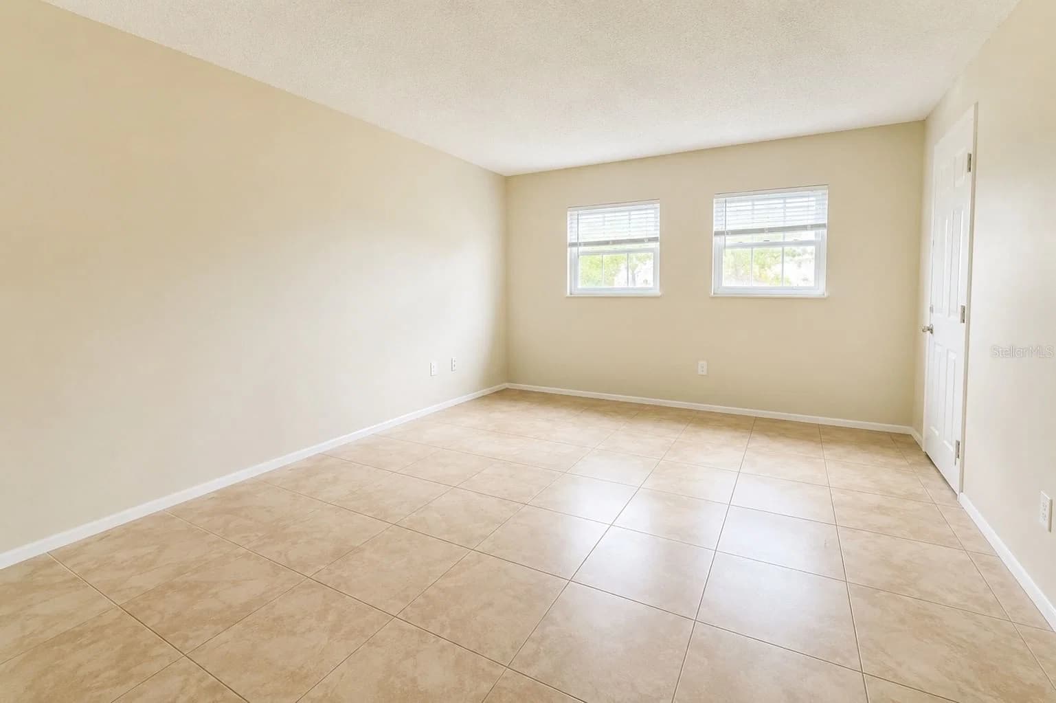 828 SKY LAKE Circle #B