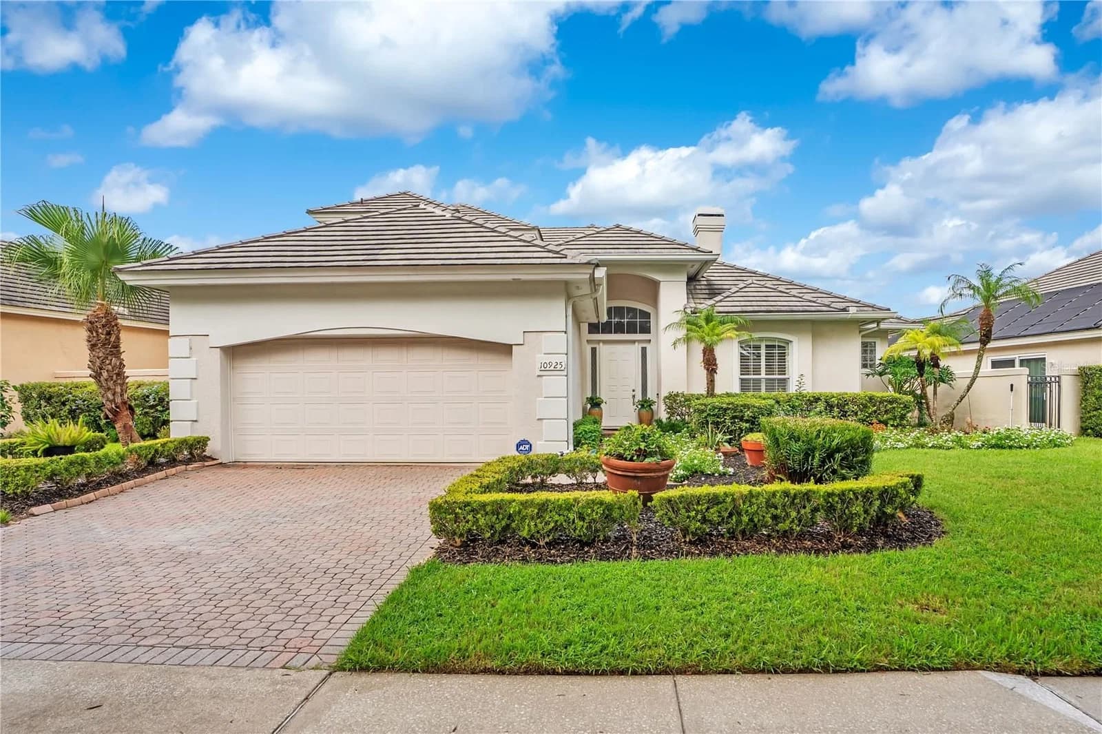 10925 WOODCHASE Circle
