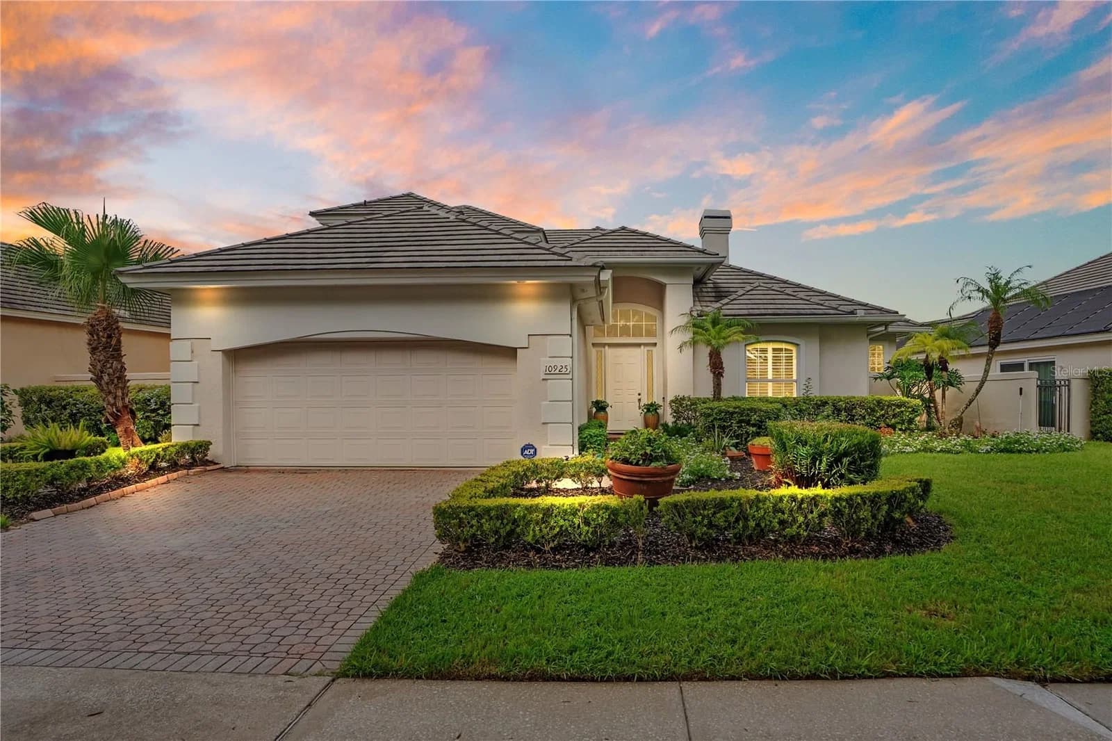 10925 WOODCHASE Circle