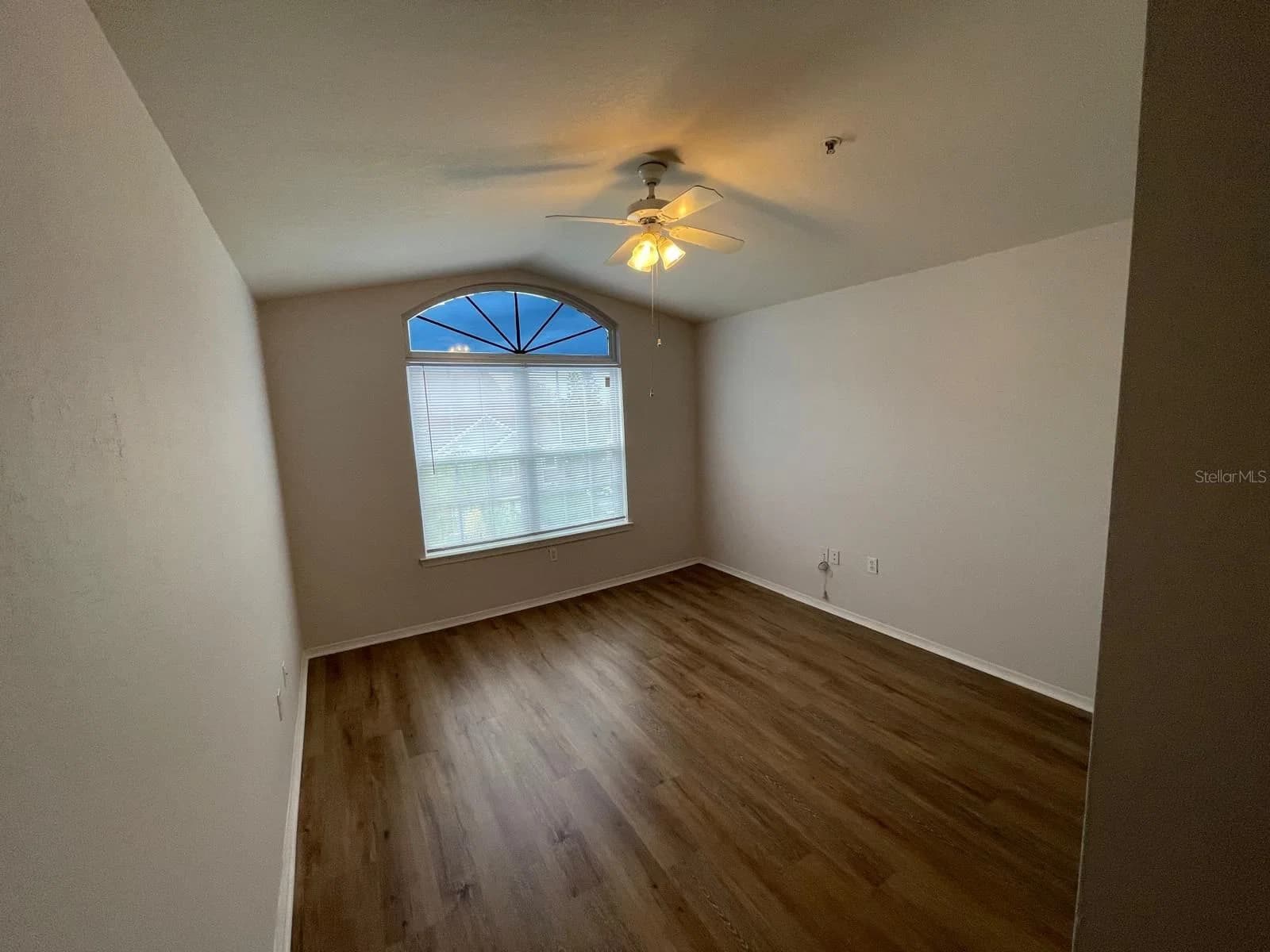 3379 KIRKMAN Road #1032