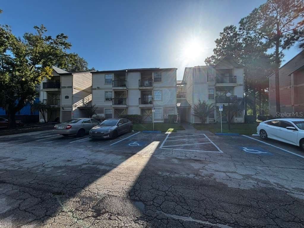 1940 LAKE ATRIUMS Circle #89