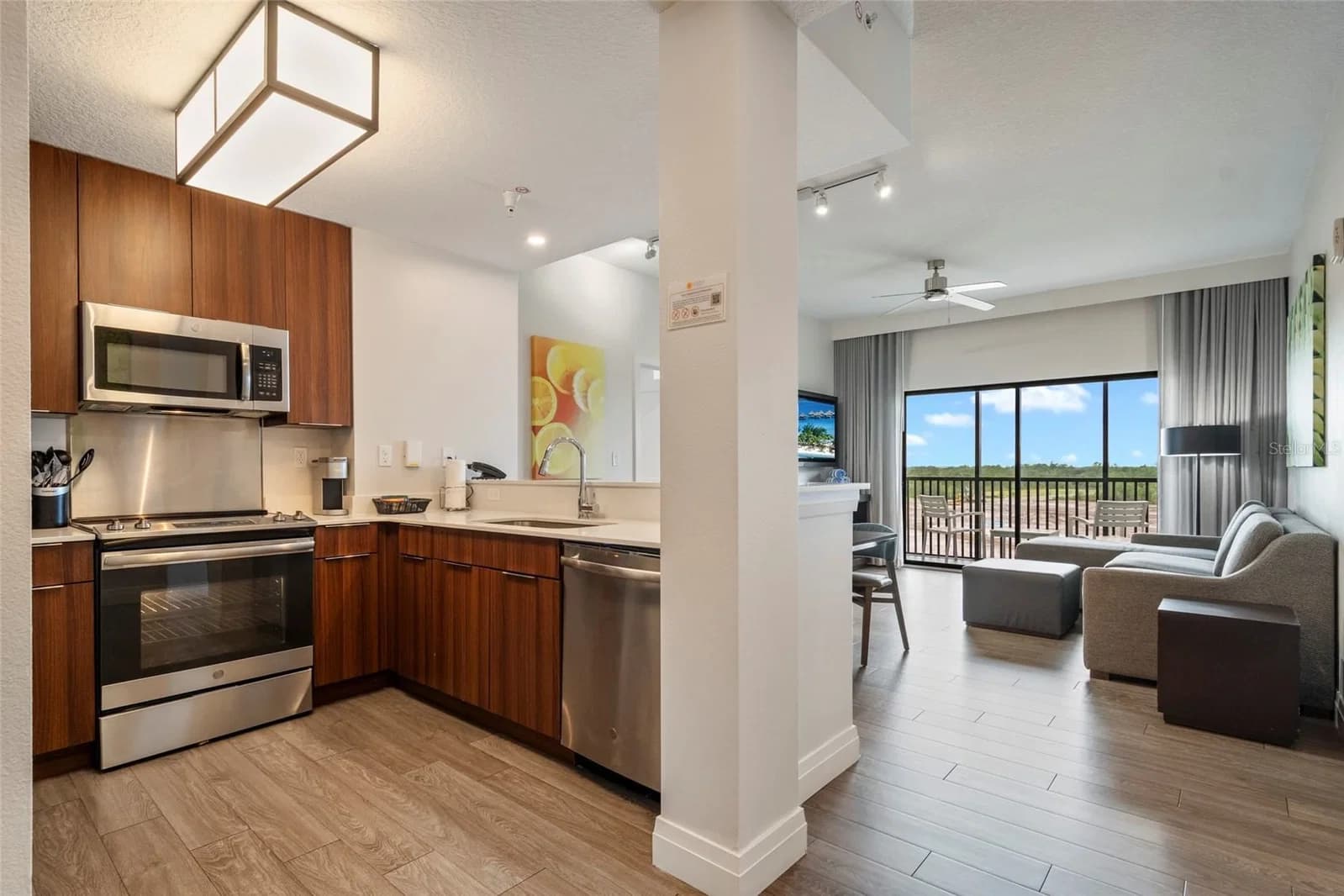 14501 GROVE RESORT Avenue #2542