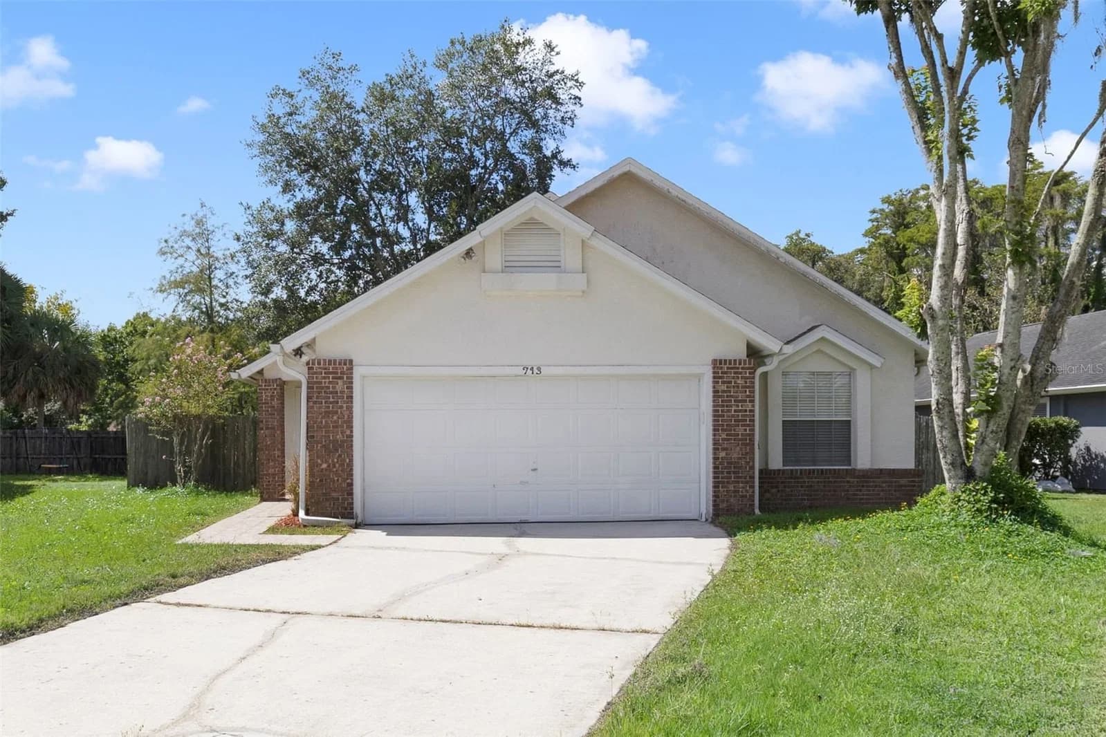 713 MEADOWSIDE Court