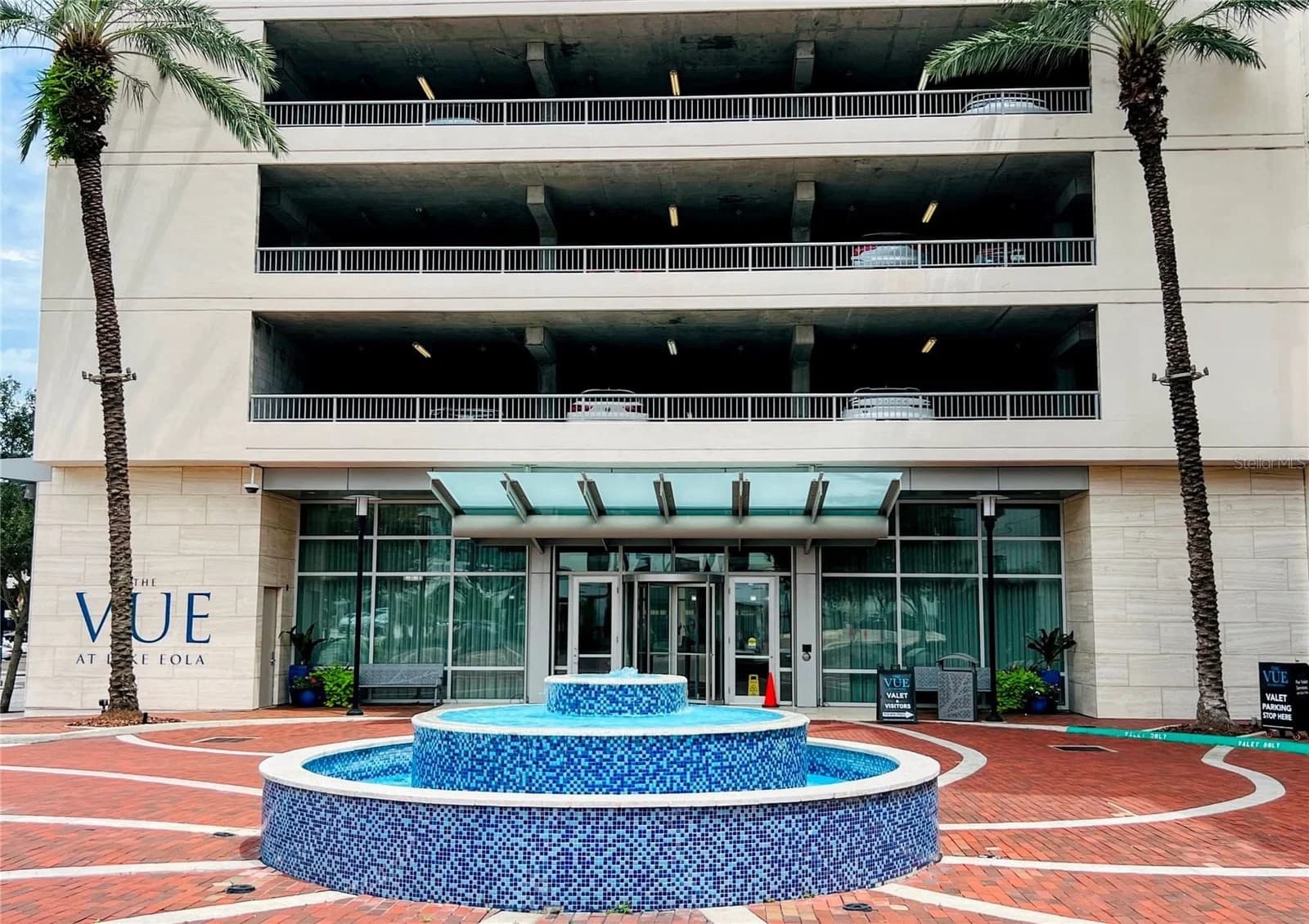 150 ROBINSON Street #3102