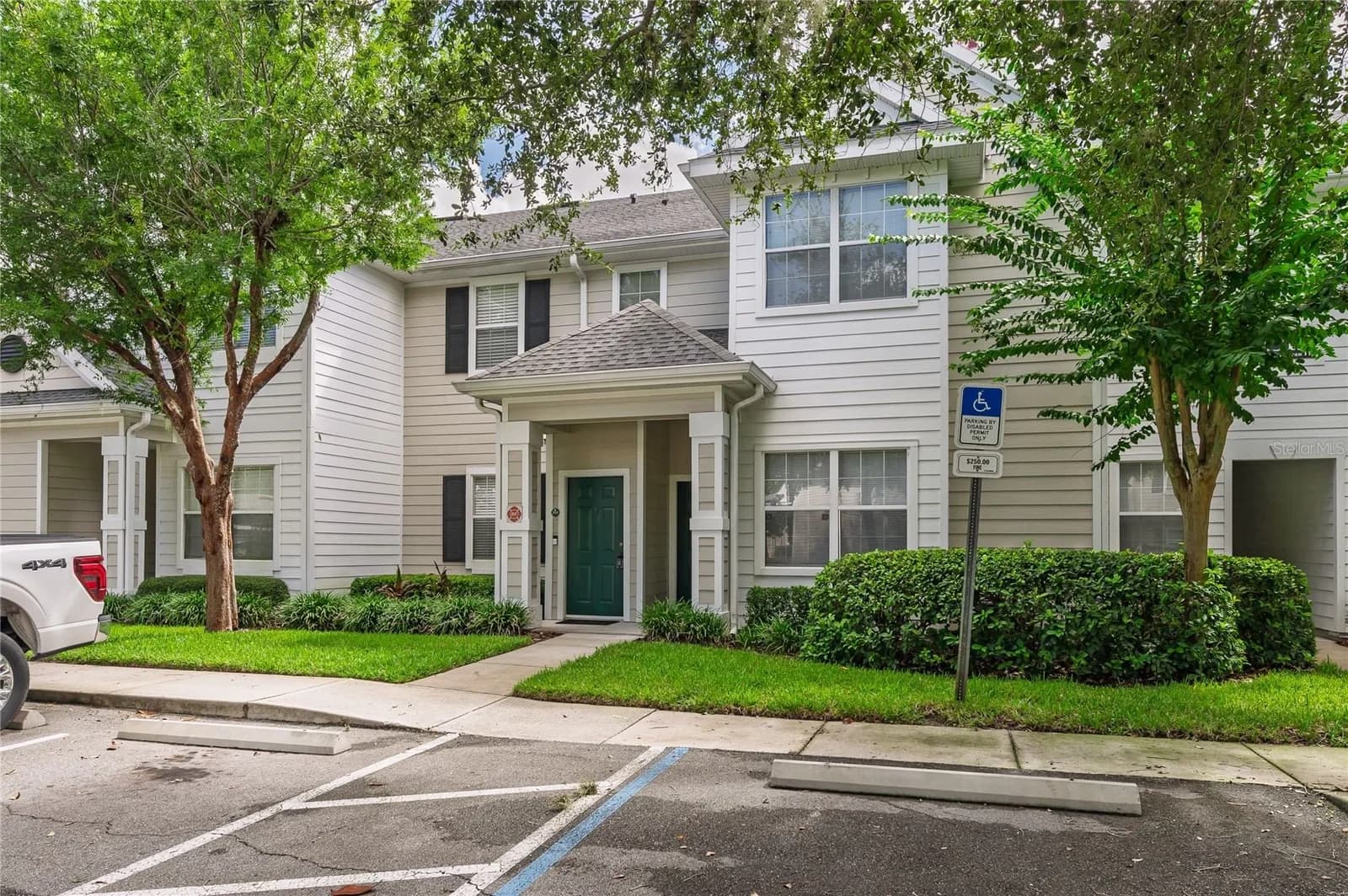 1315 EASTERN PECAN Place #202