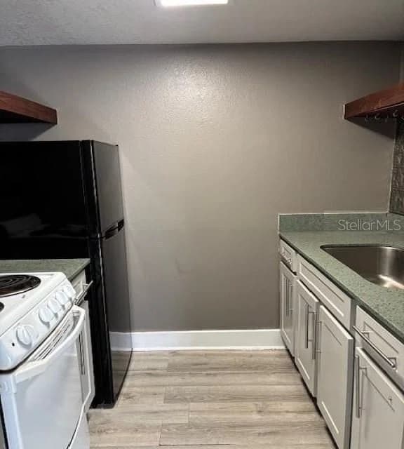 4127 DOLPHIN Drive #4127
