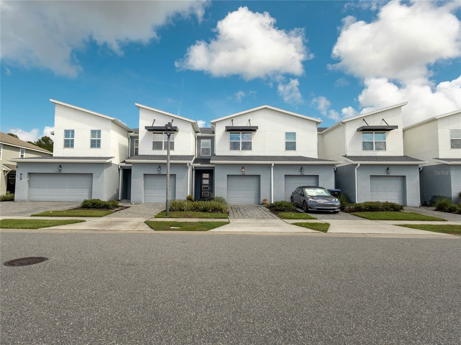 1076 SPRING PALMS Loop
