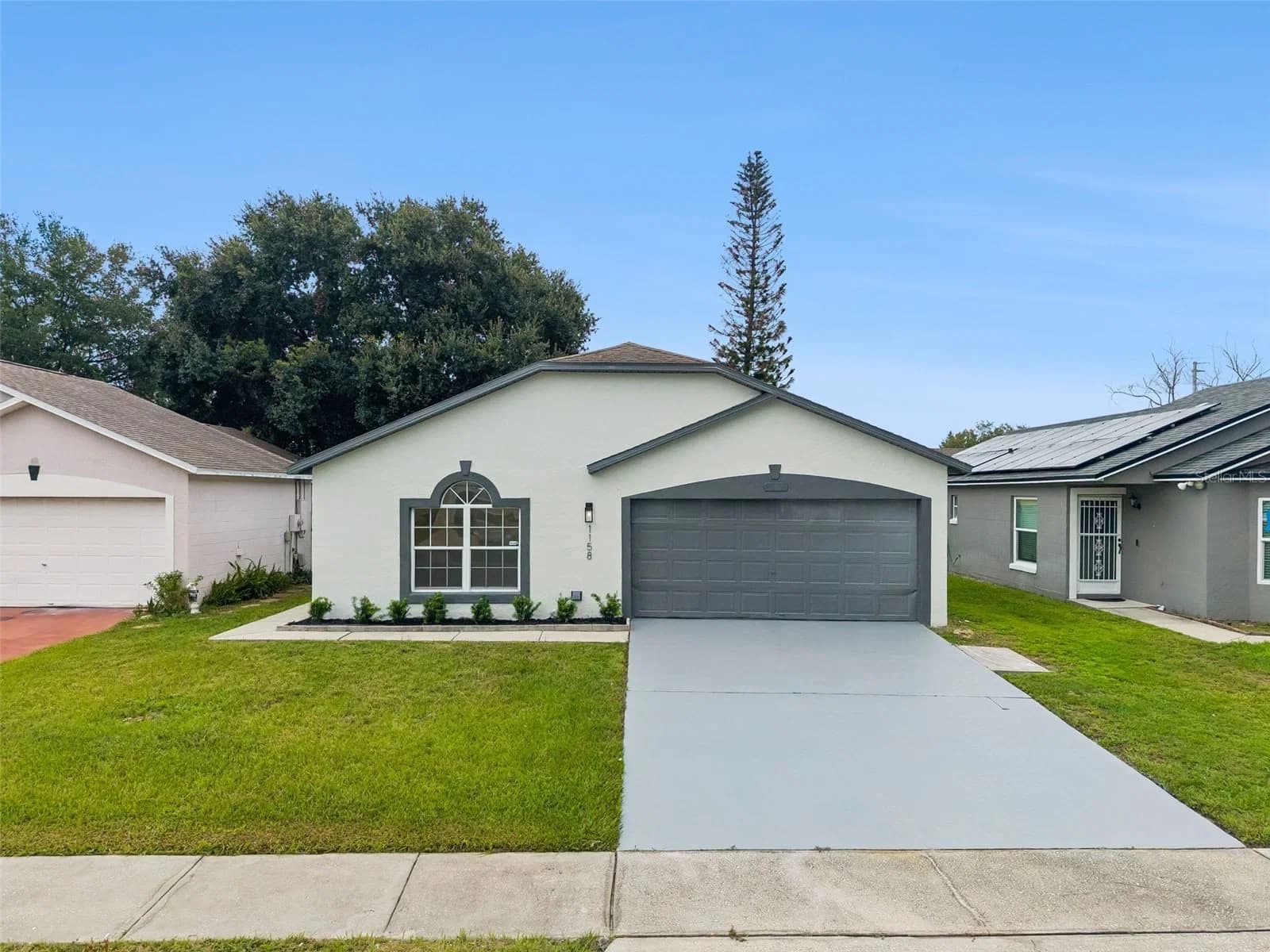 1158 VISTA PALMA Way