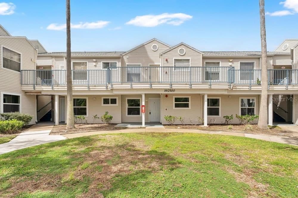 2500 WOODGATE Boulevard #104
