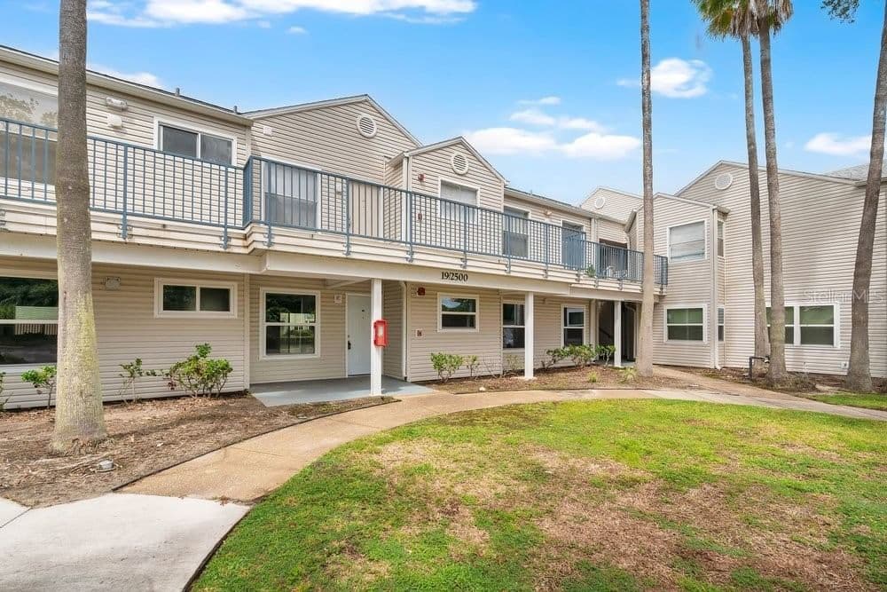 2500 WOODGATE Boulevard #104