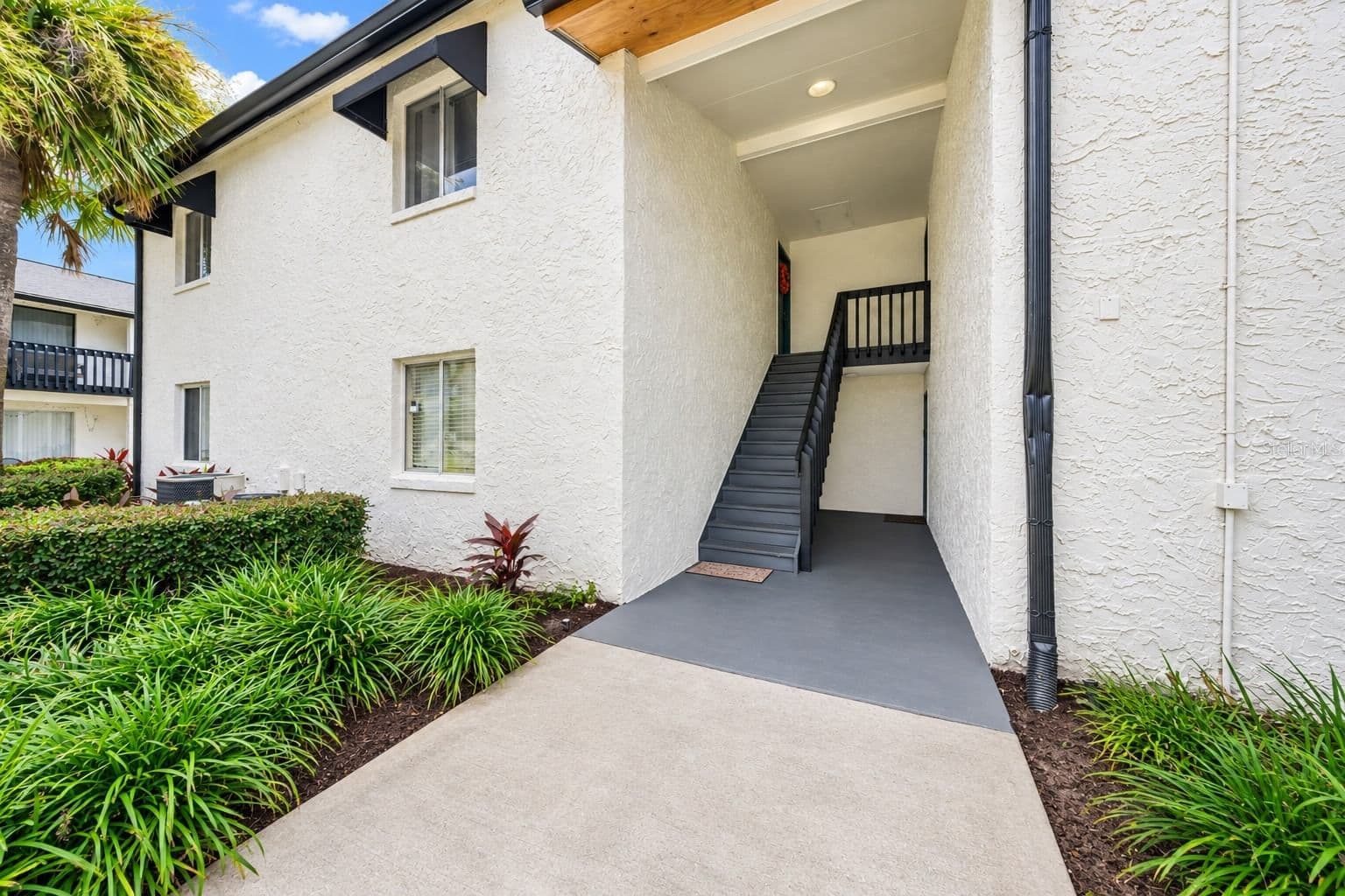 4309 SEMORAN Boulevard #3