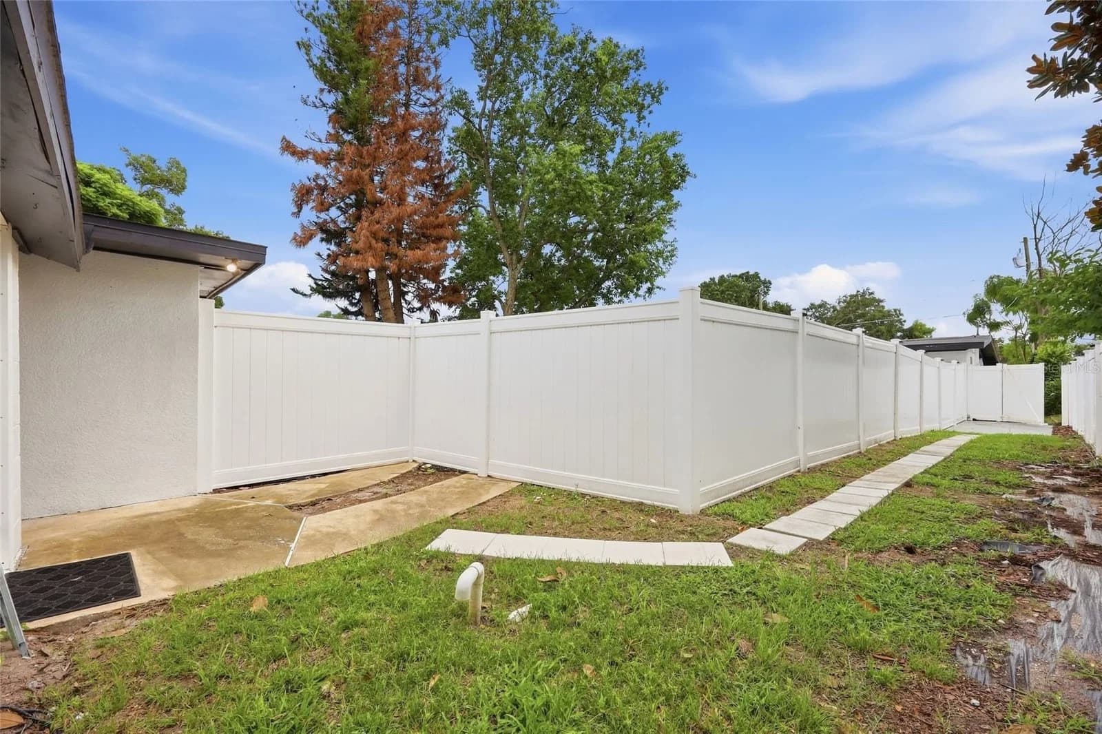 1711 WHITE Avenue #B2