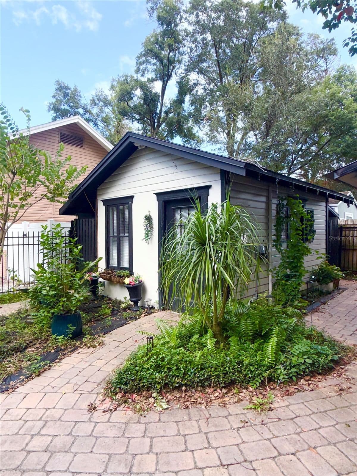 407 SHINE Avenue