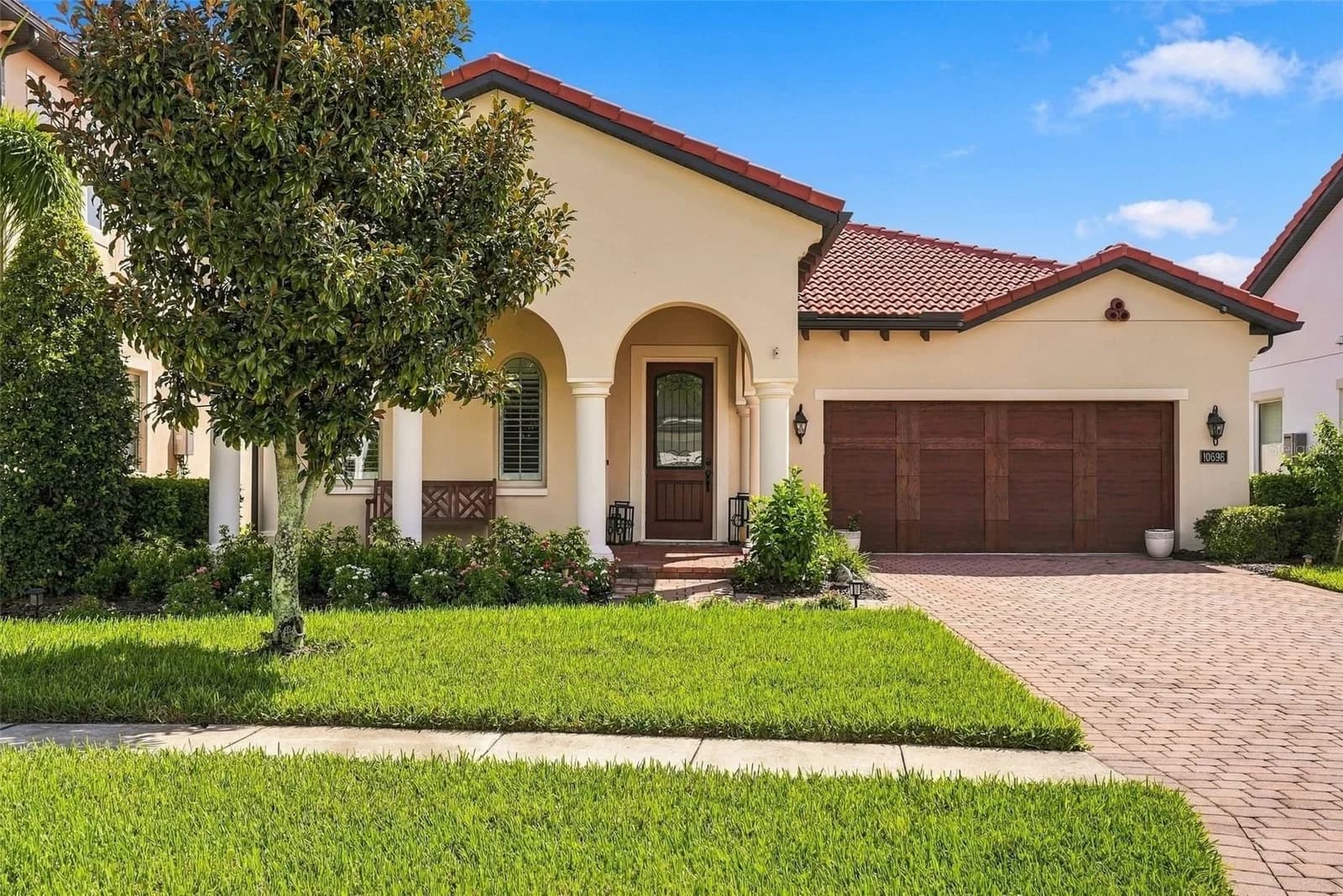 10698 ROYAL CYPRESS Way