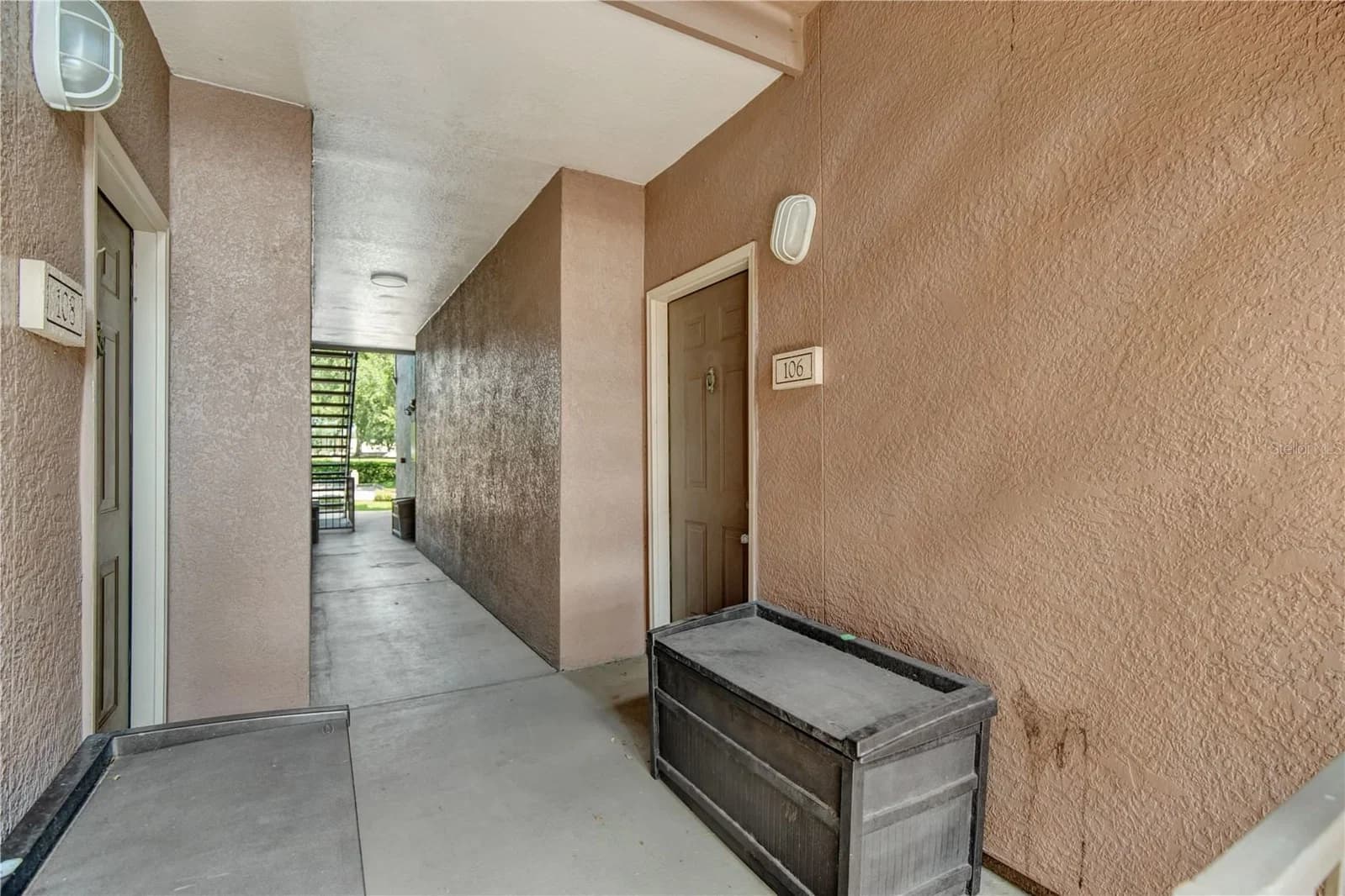 6137 METROWEST Boulevard #106