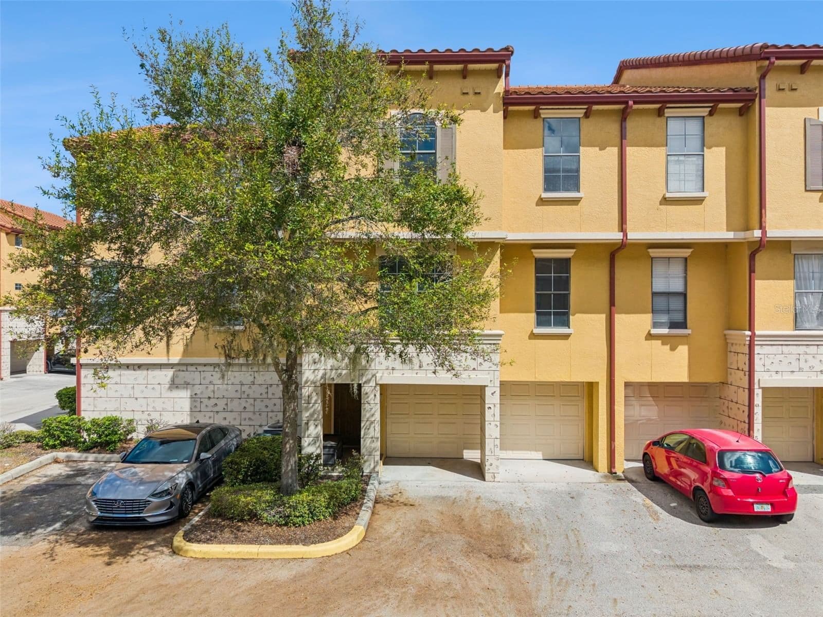 6123 METROWEST Boulevard #101
