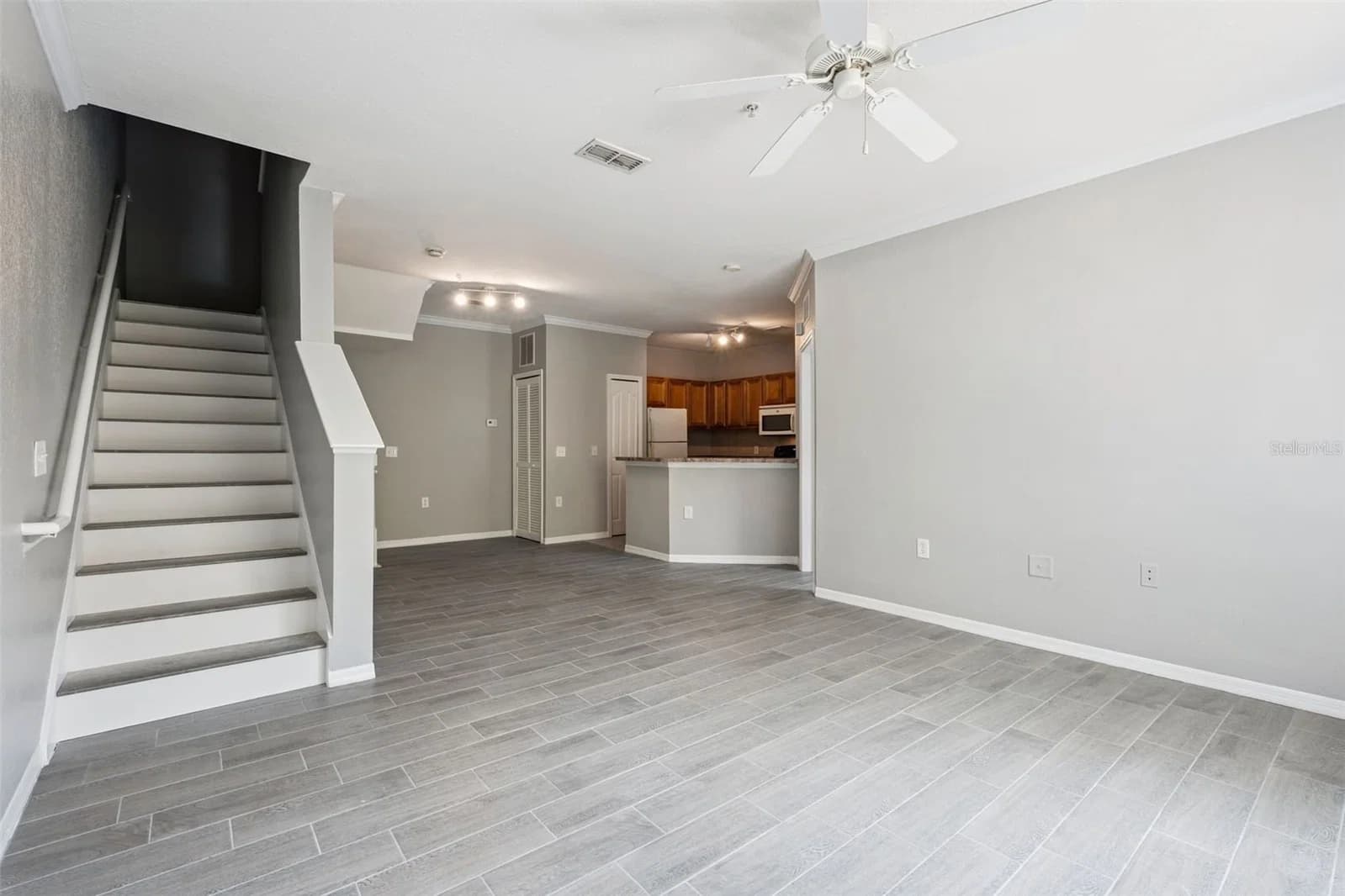 6123 METROWEST Boulevard #101