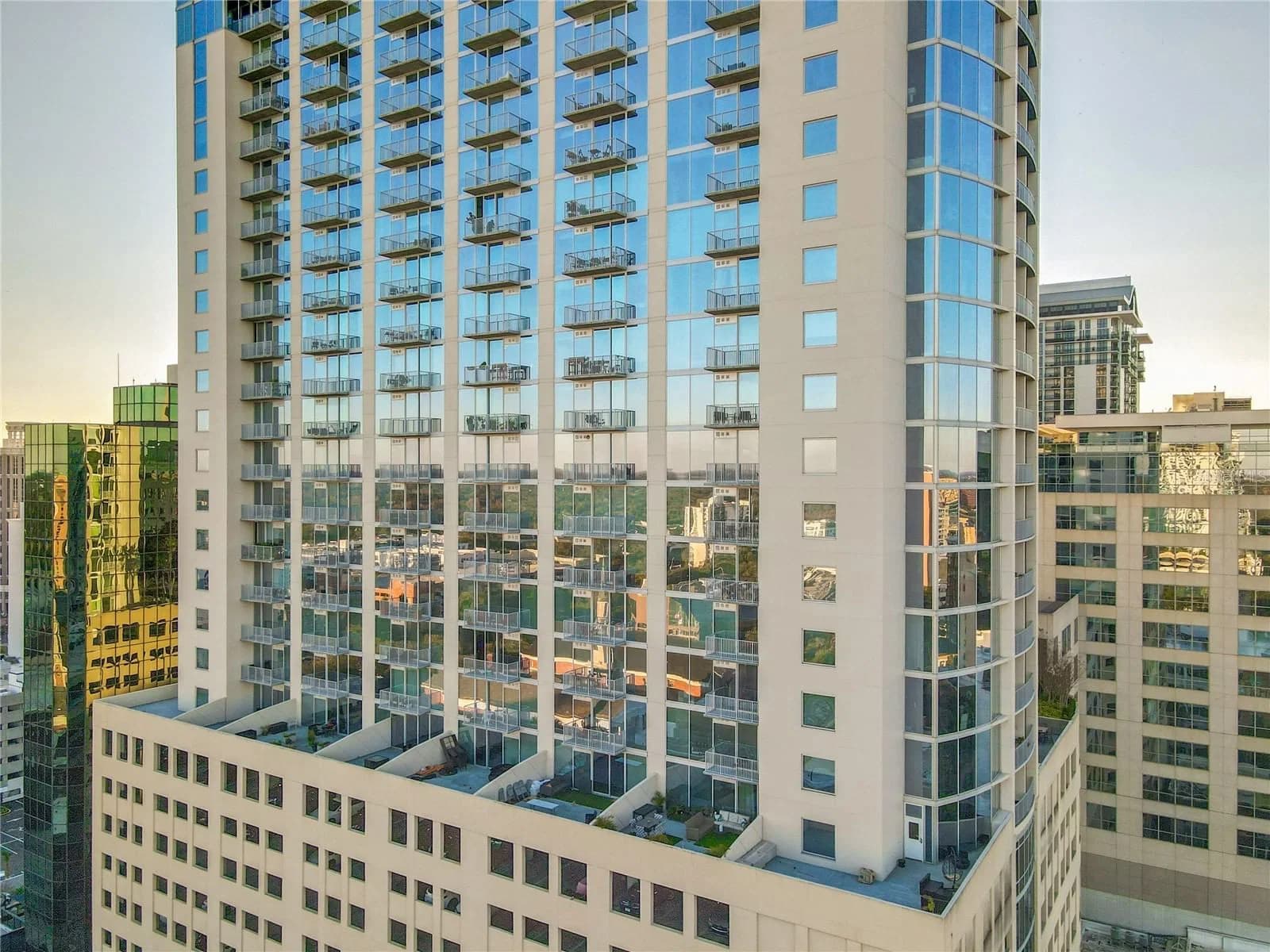 155 COURT Avenue #1106
