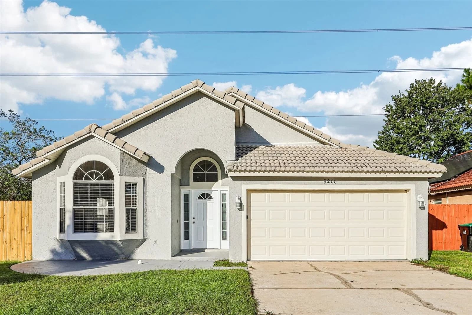 9200 VALENCIA PALMS Drive
