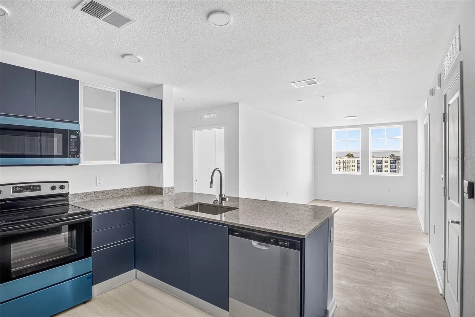 5563 MILLENIA PARK BLVD #517