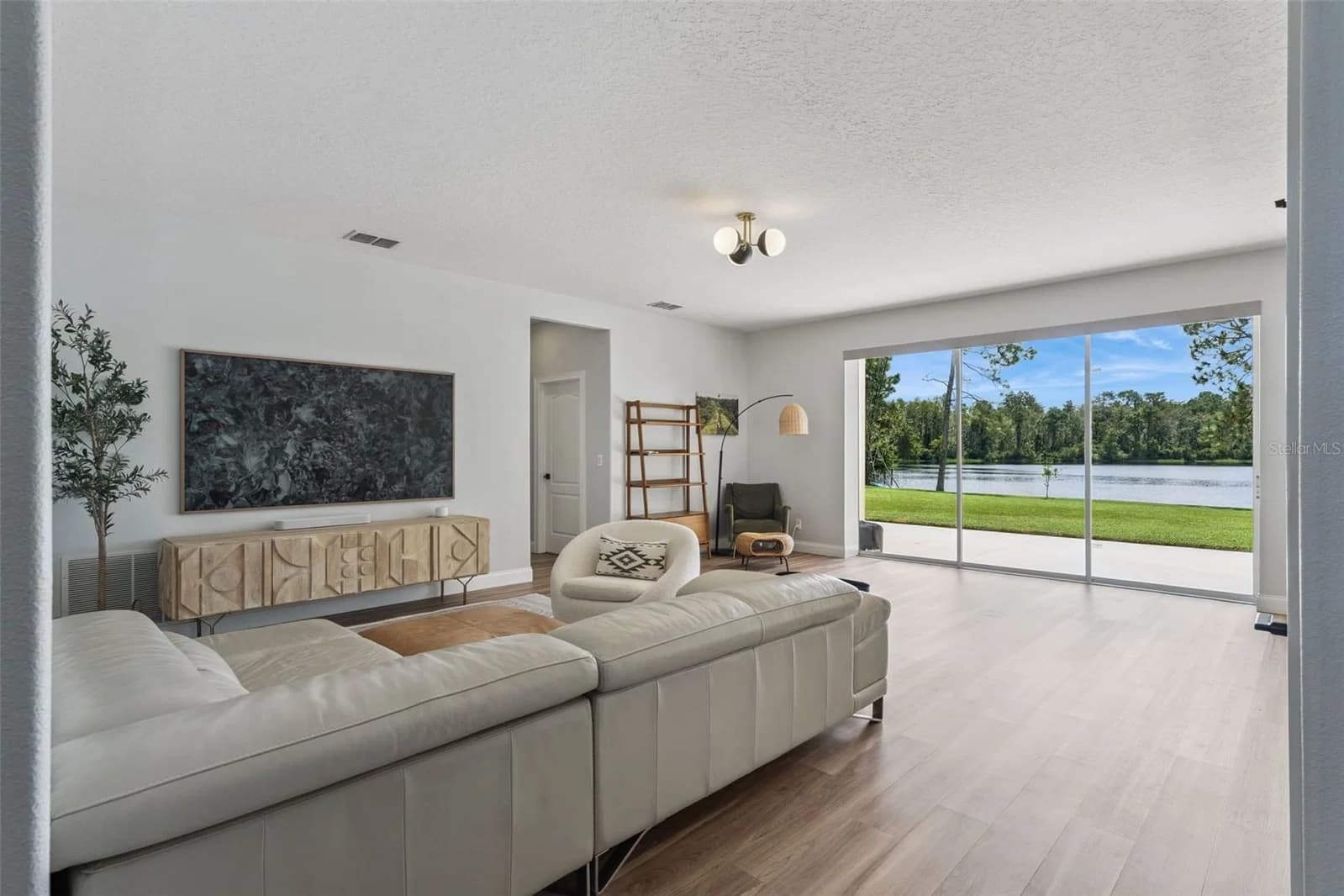 10072 OAK QUARRY Drive