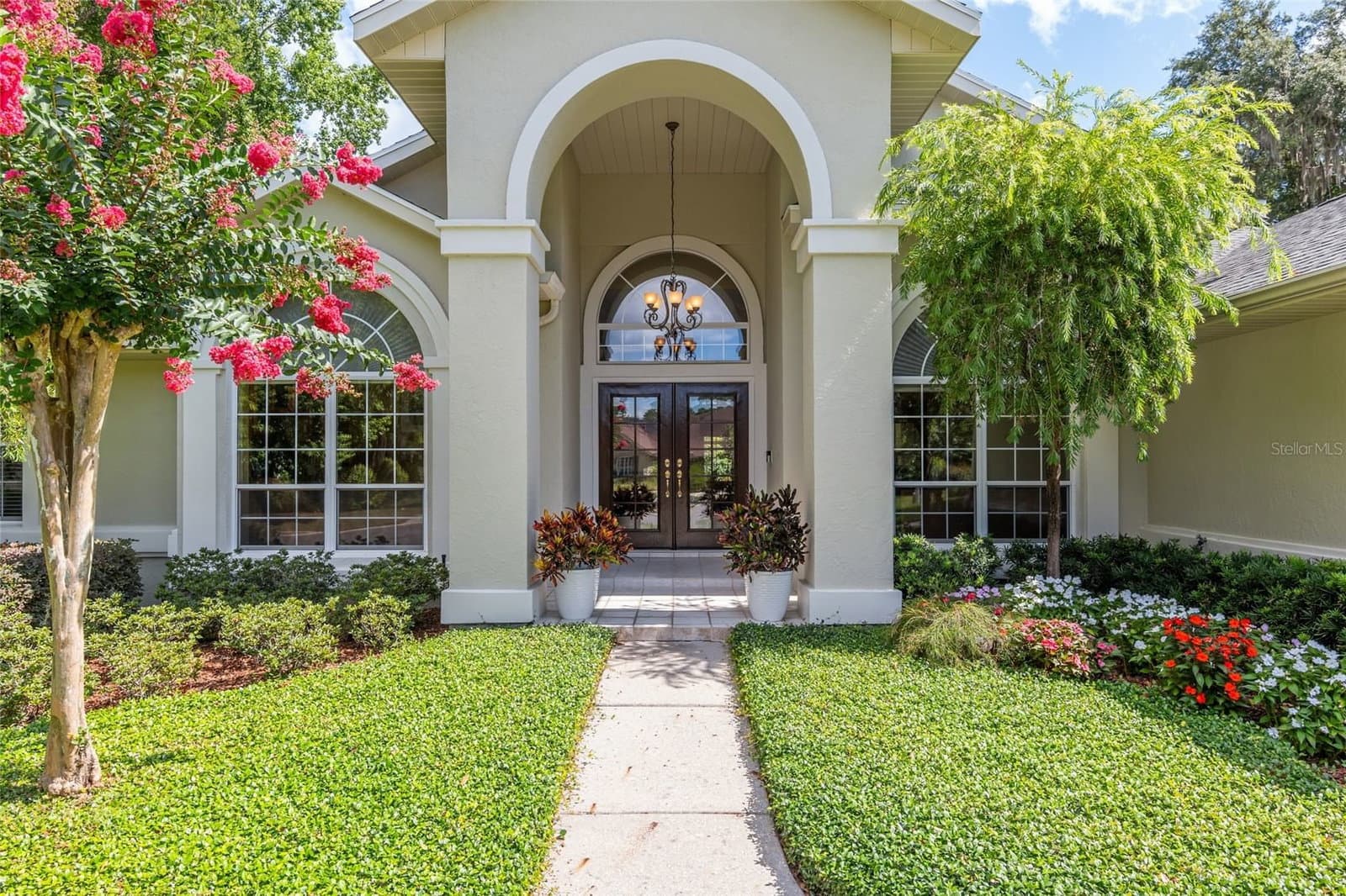 2215 SPRING HILL