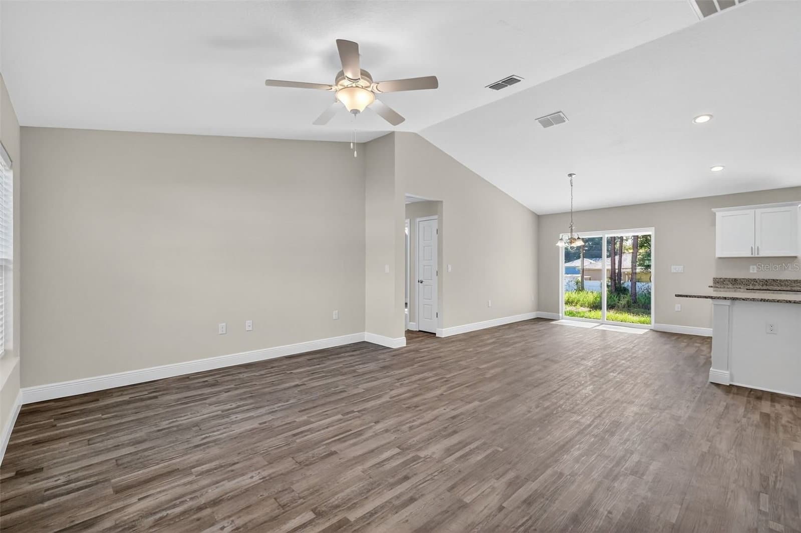 10 JUNIPER LOOP