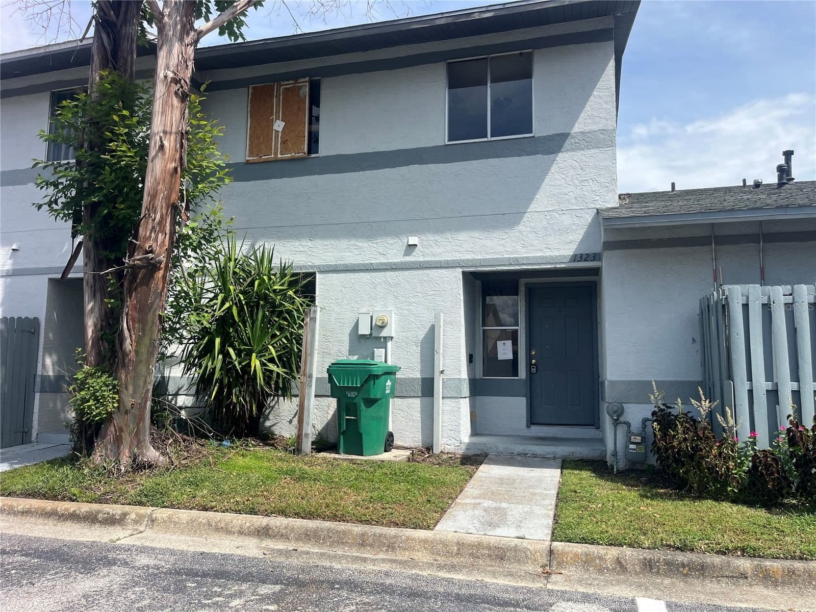 1323 AZALEA Way