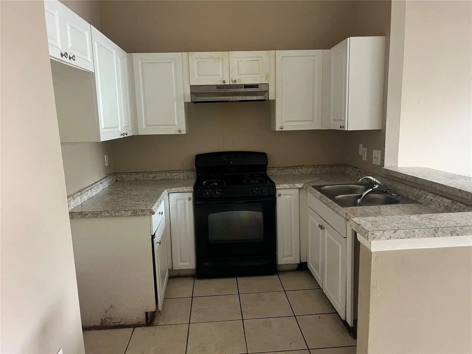 1323 AZALEA Way