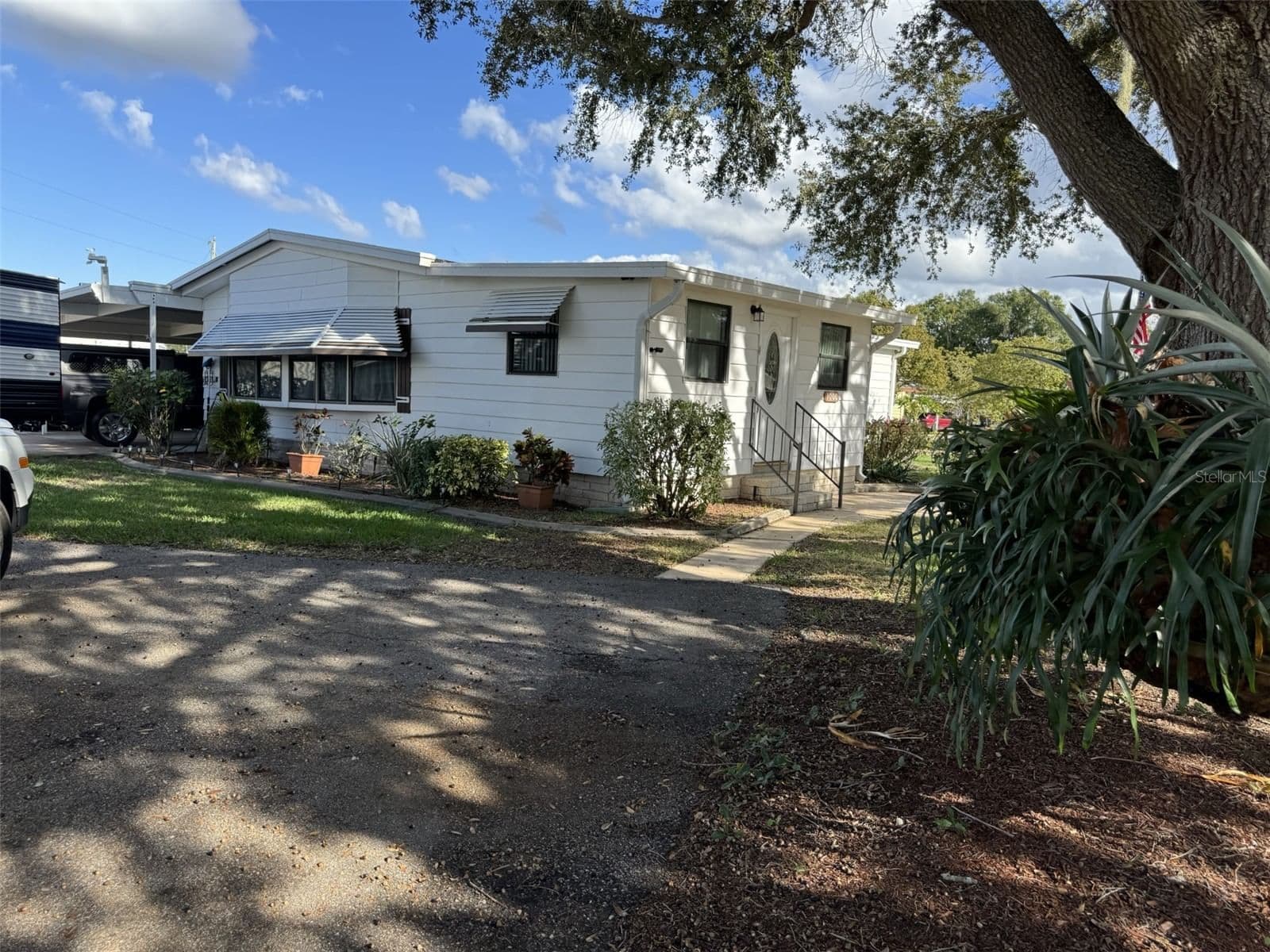 9000 LAKE POINT