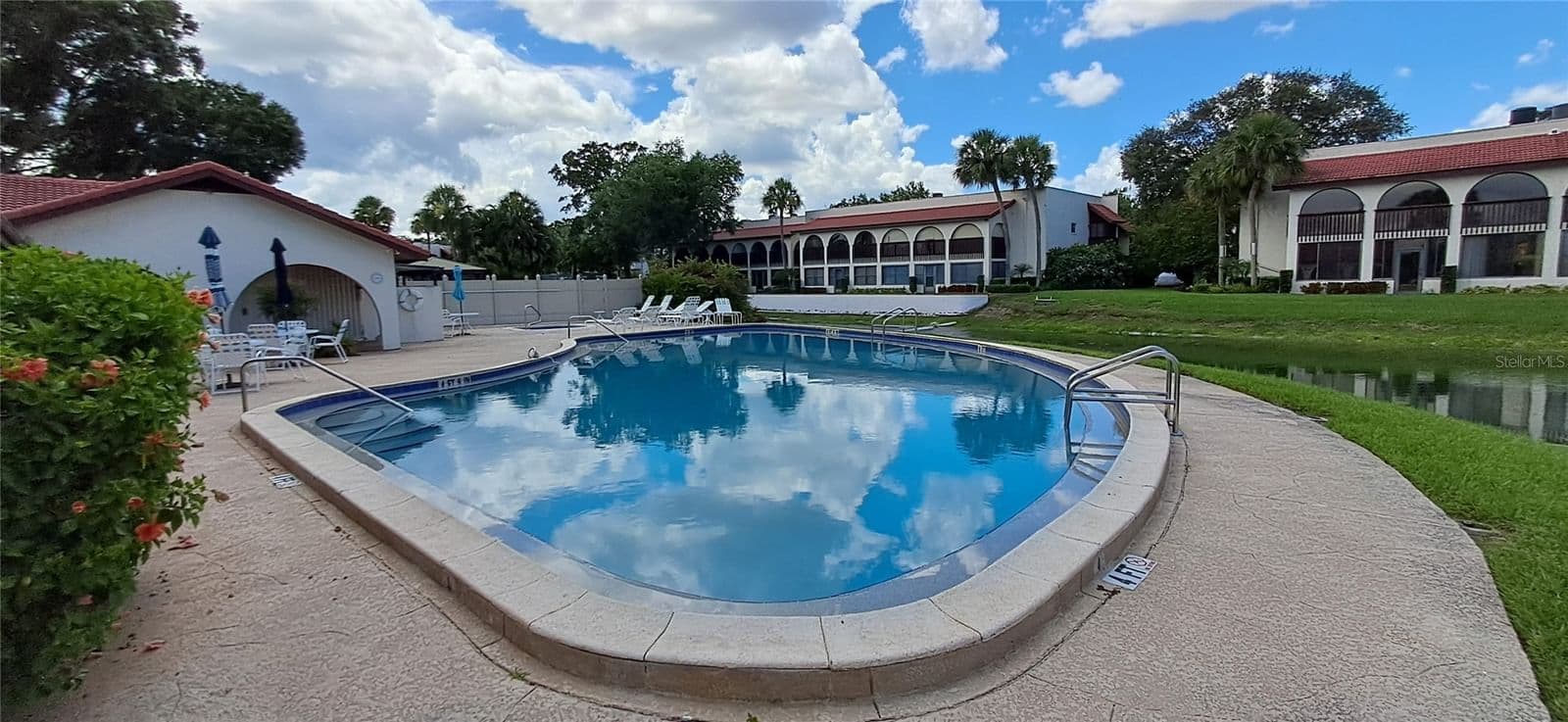 7201 COUNTRY CLUB