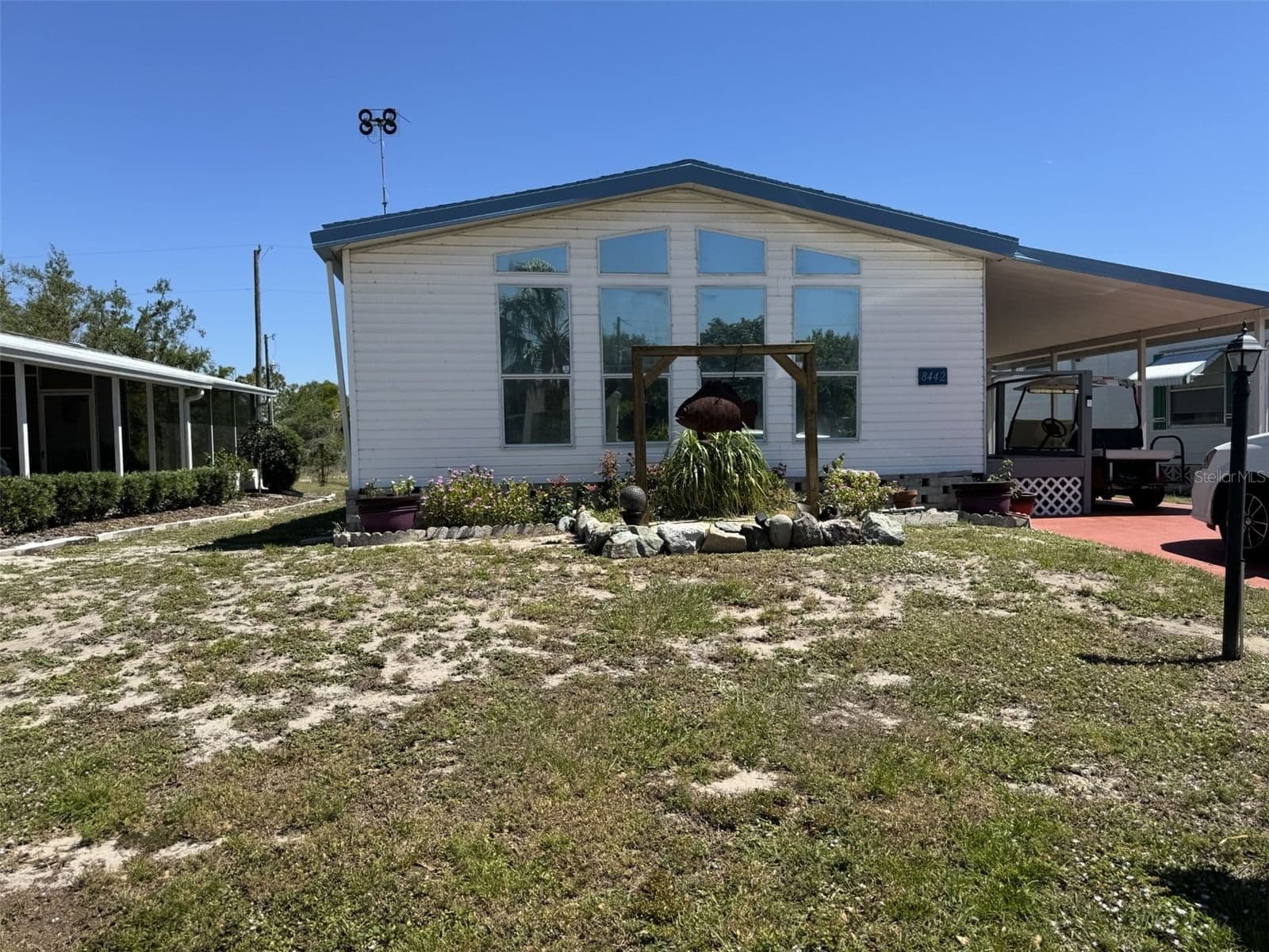 8442 BREEZE HILL
