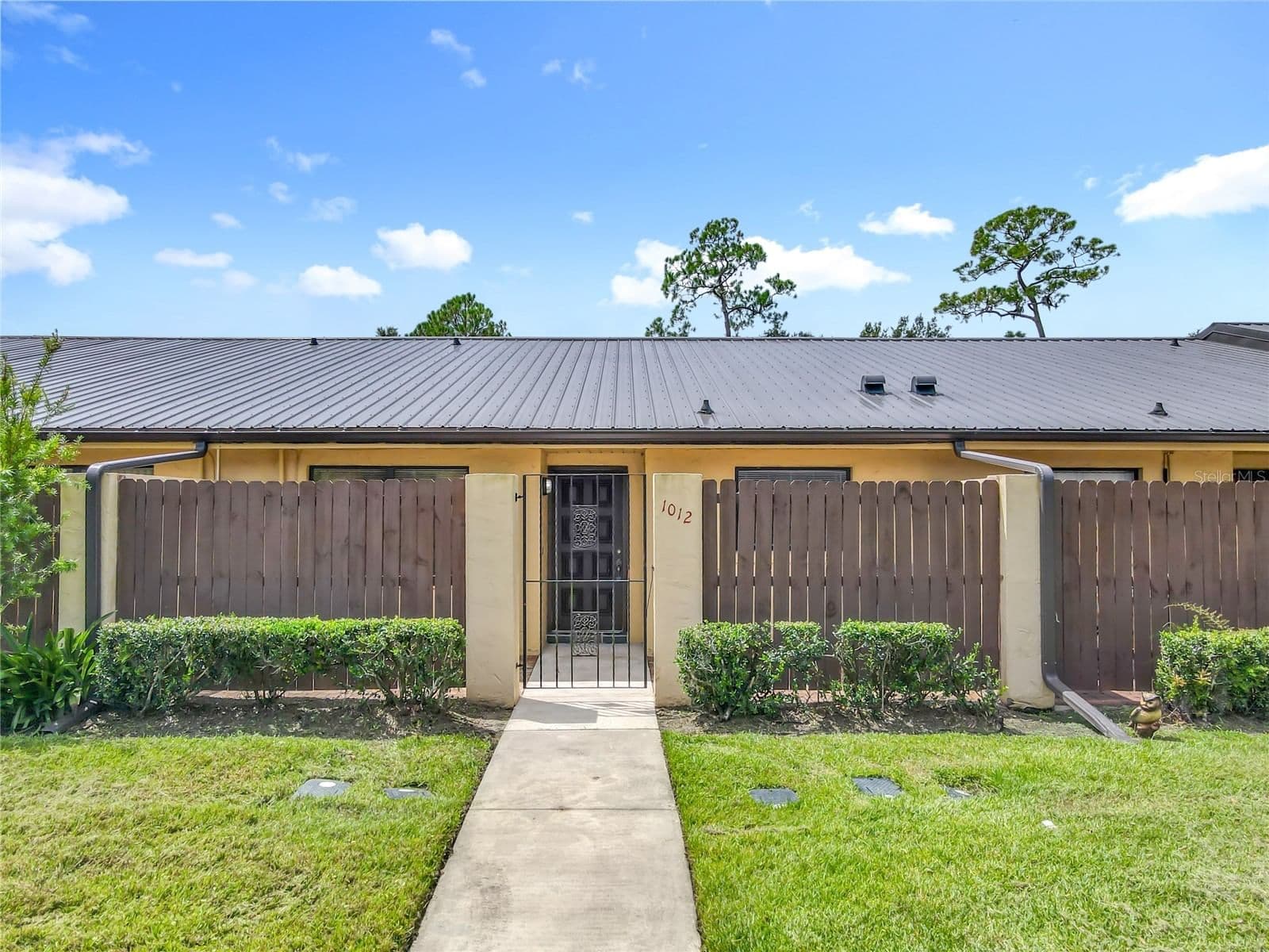 1012 MEDINAH DR