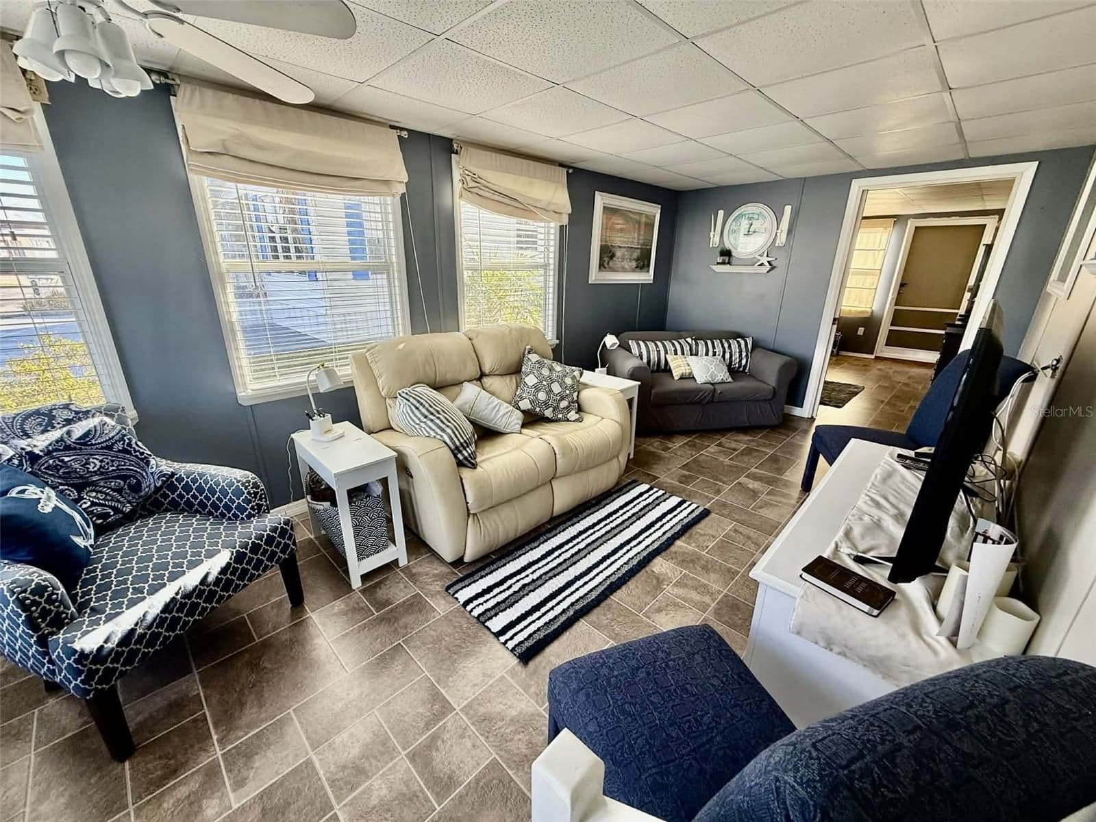 7041 FAIRVIEW VILLAGE