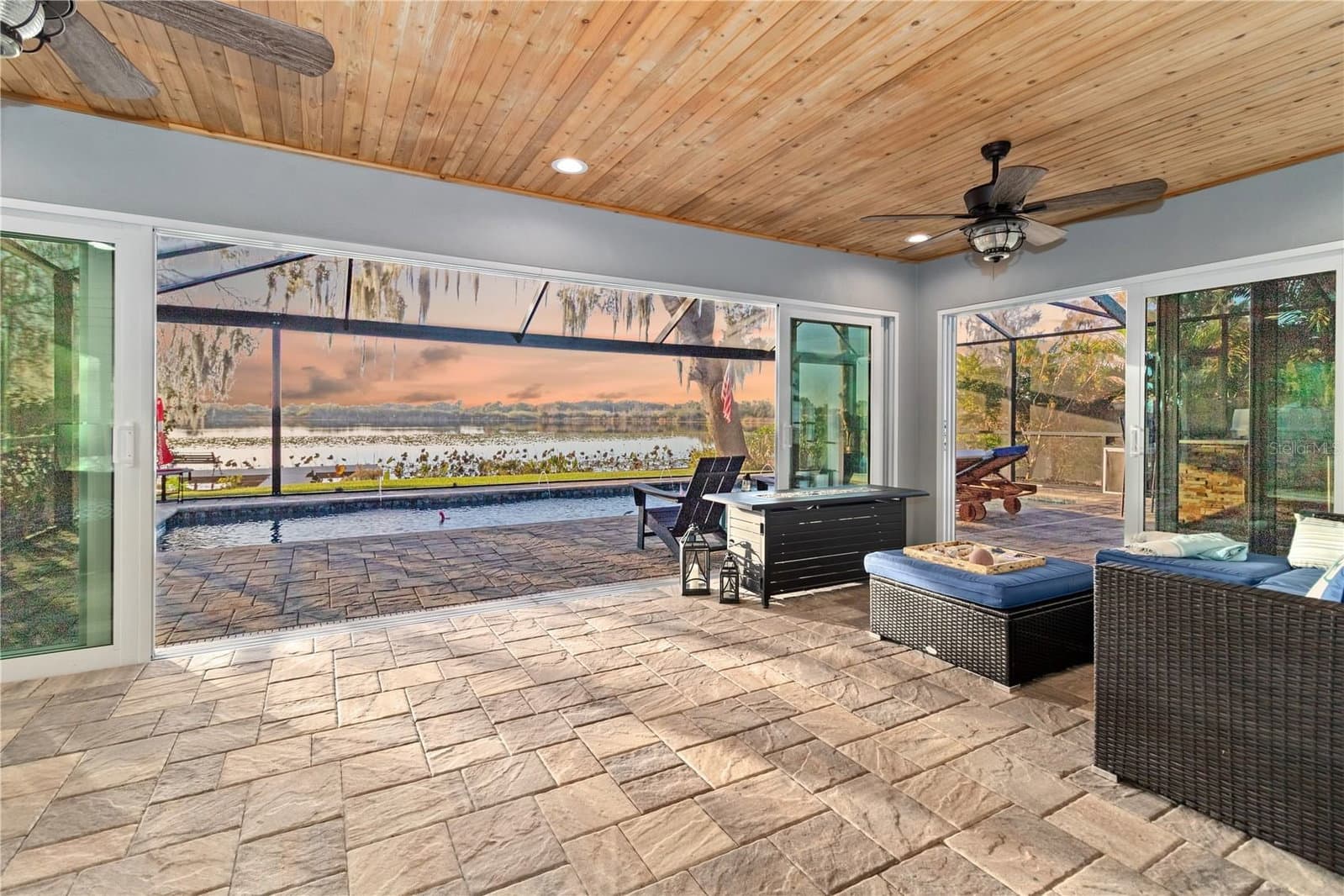 601 LAKE PANSY
