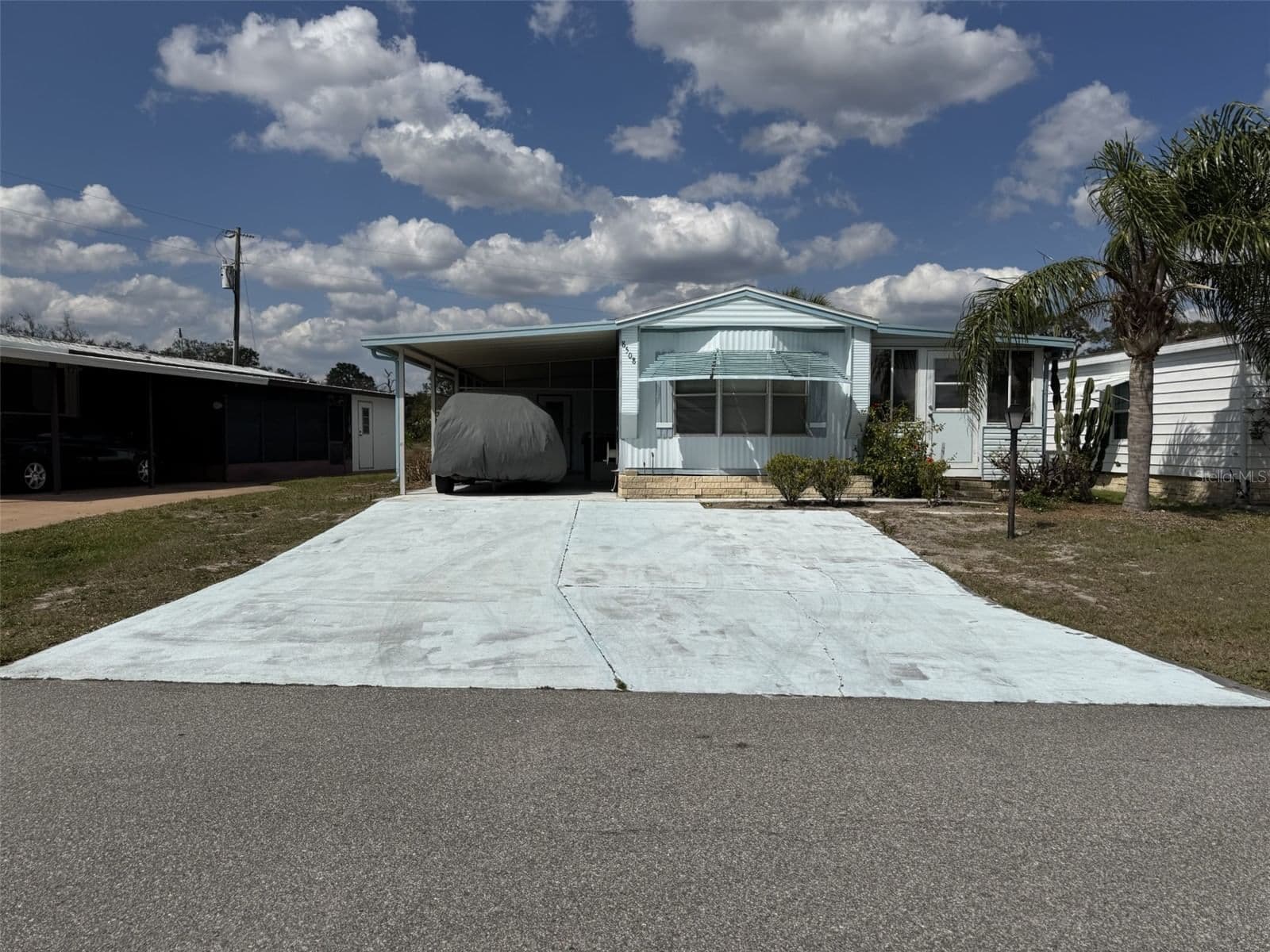 8508 BREEZE HILL