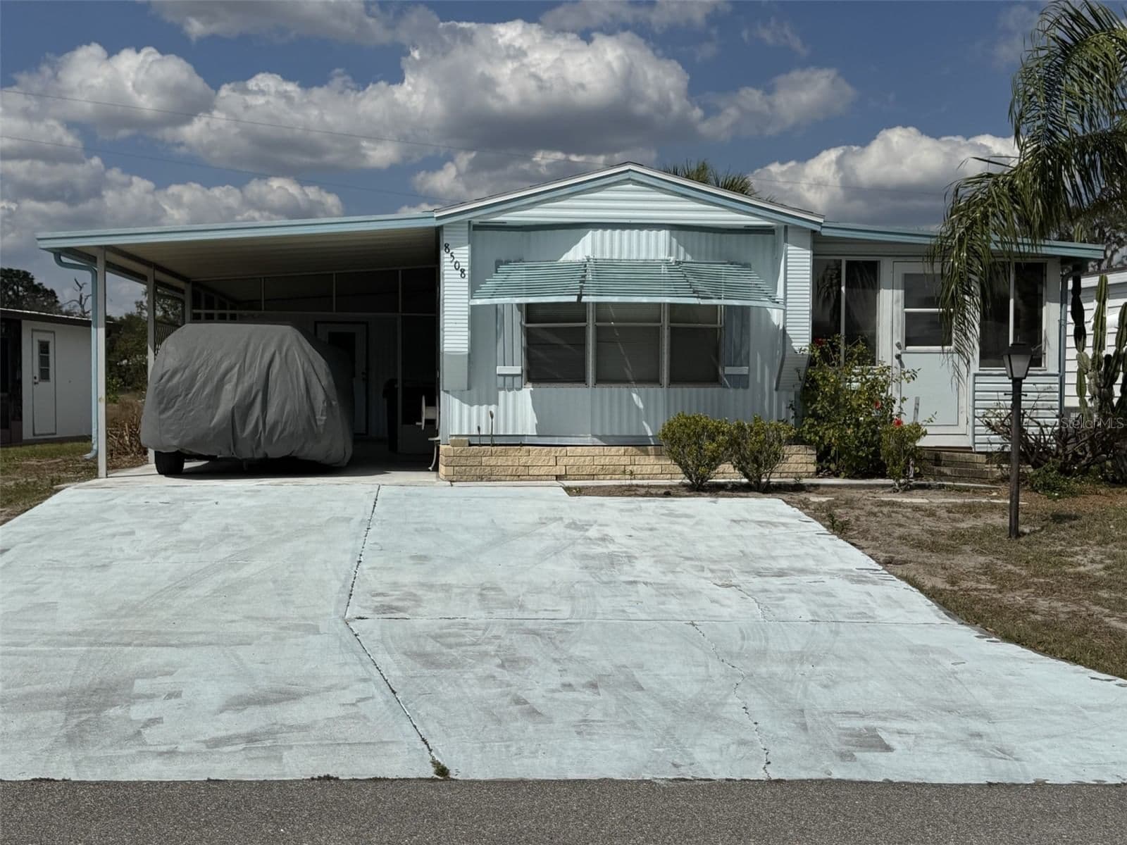 8508 BREEZE HILL