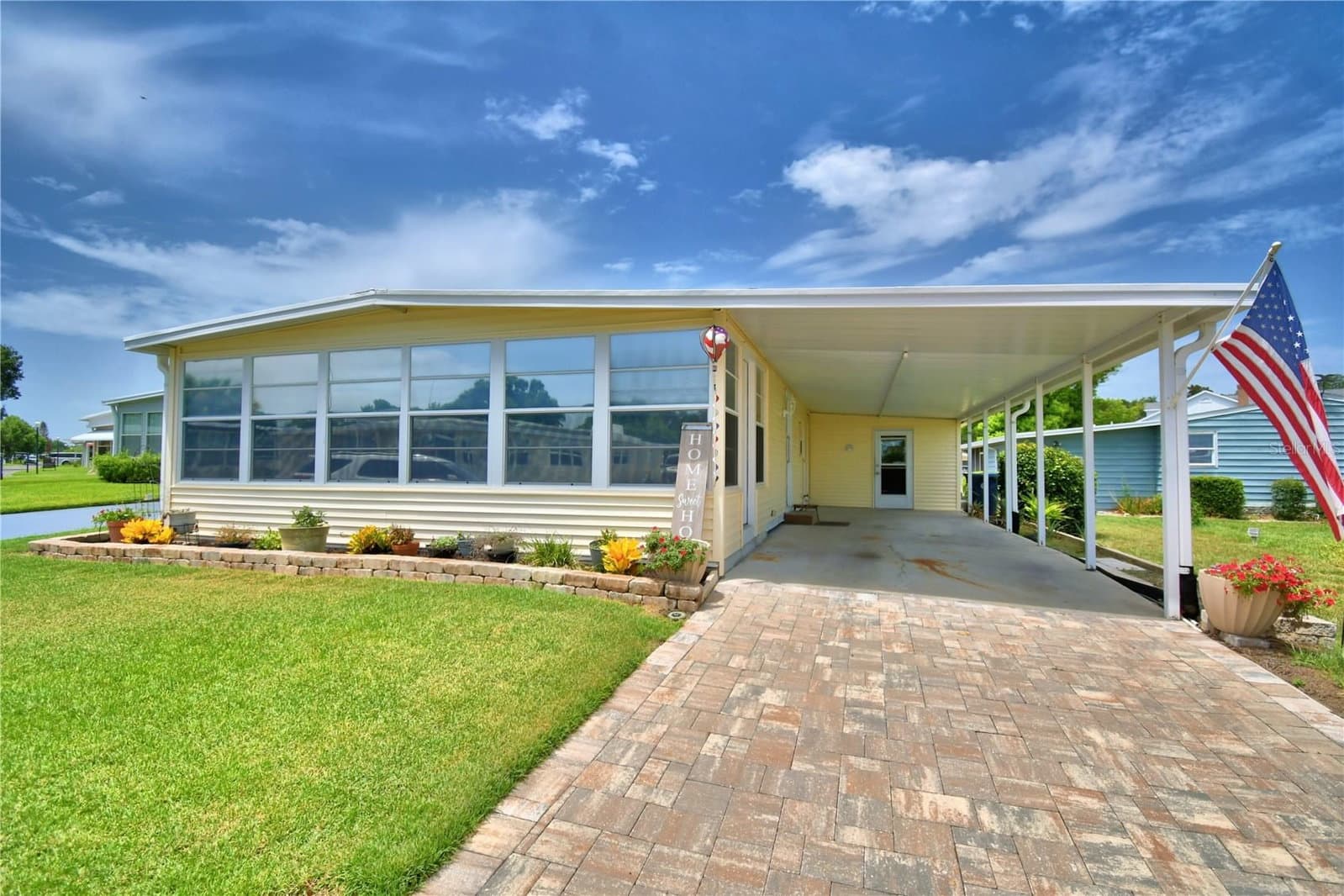 151 HOLIDAY, Auburndale, FL