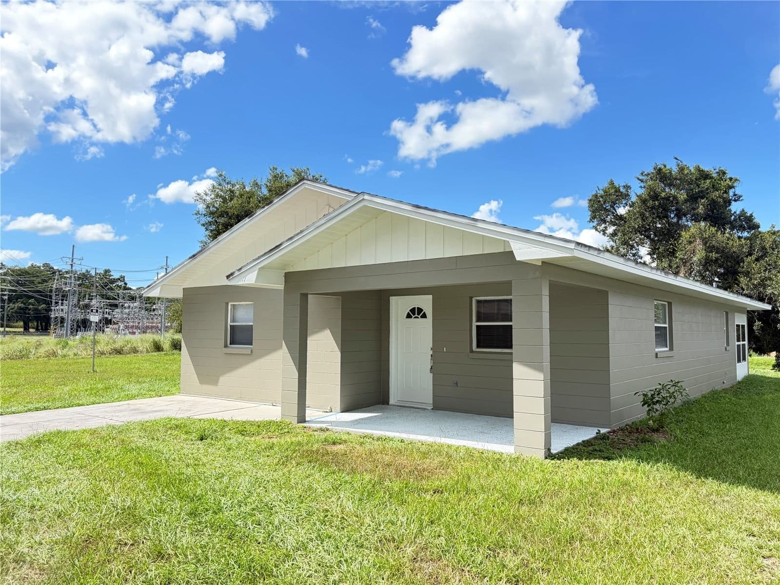 1117 N BLOSSOM Circle