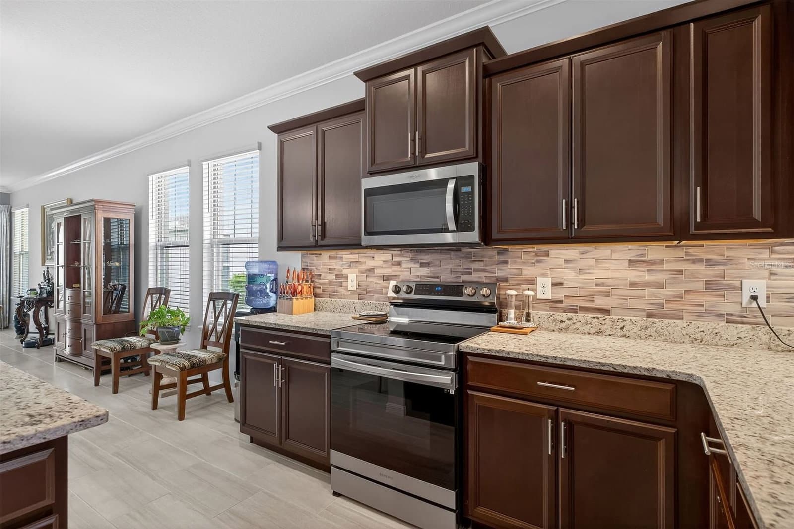 16933 OAKBORO