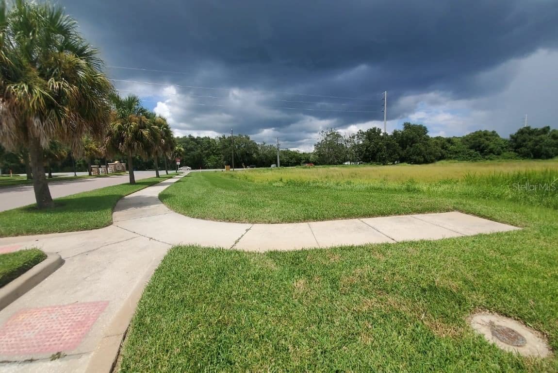 15400 COLONIAL DR